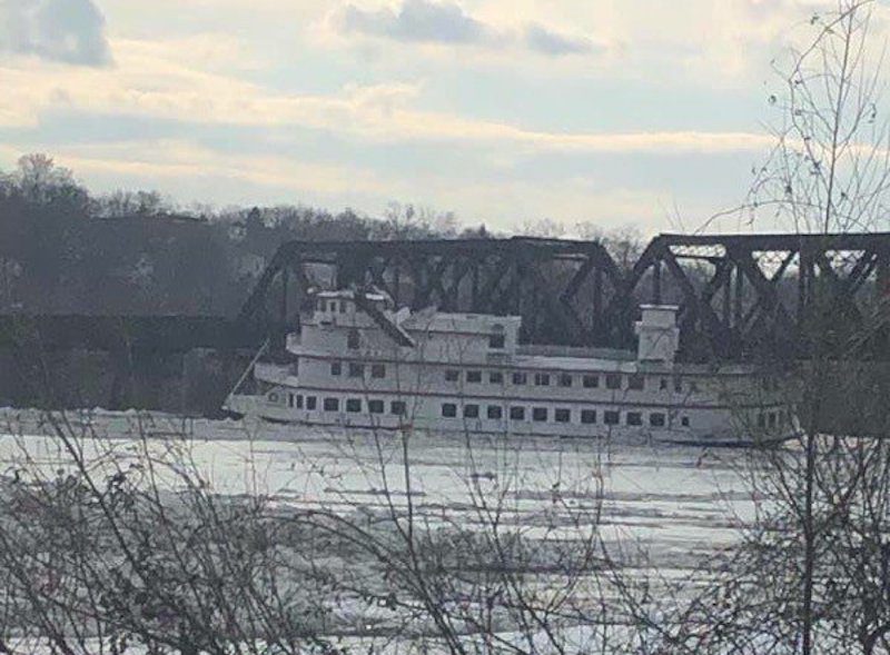 Watch: Vessels Break Loose on Icy Hudson Near Troy, New York