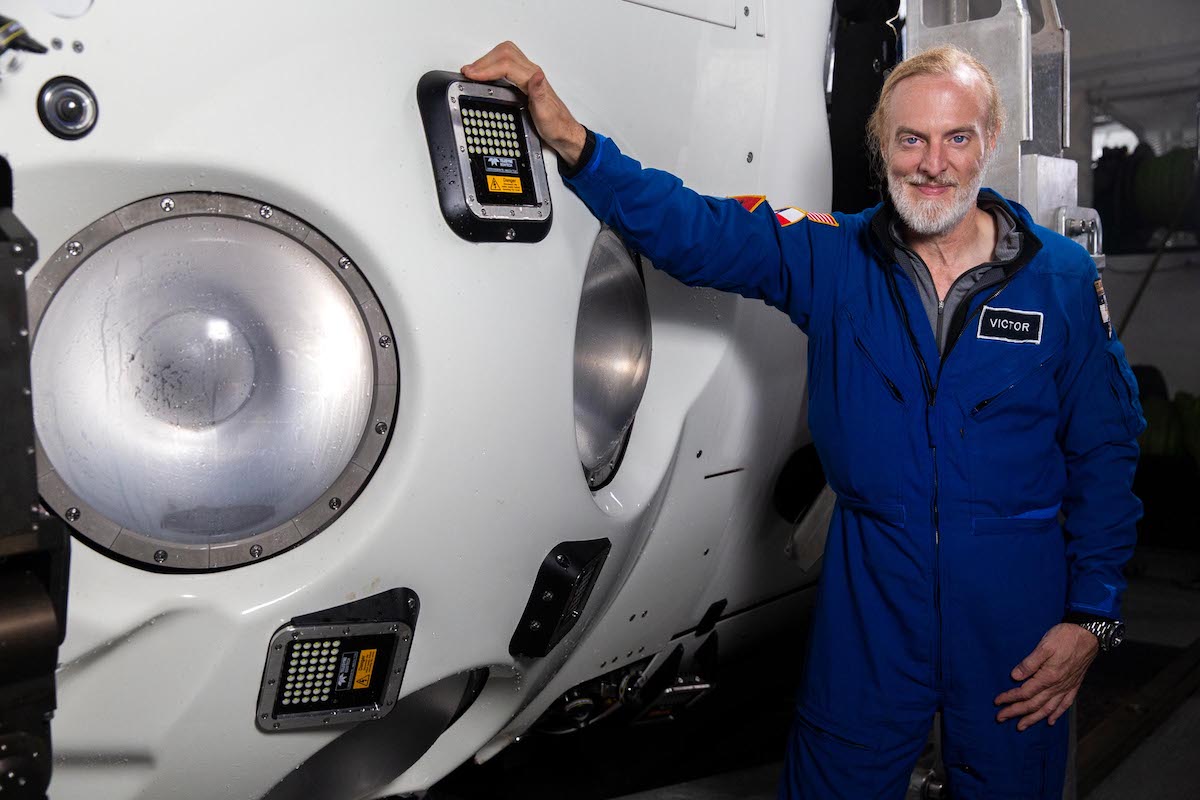 Reaching Challenger Deep, American Businessman Completes Deepest Submarine Dive in History