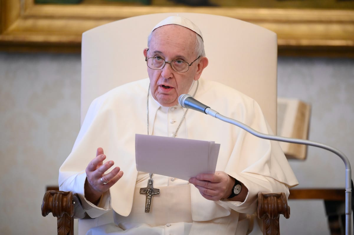 Pope Francis Pays Tribute to Seafarers Stuck at Sea