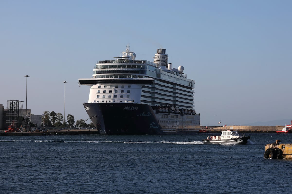 TUI Cruise Ship Crew Members Test Negative for Virus as Ship Docks in Greece