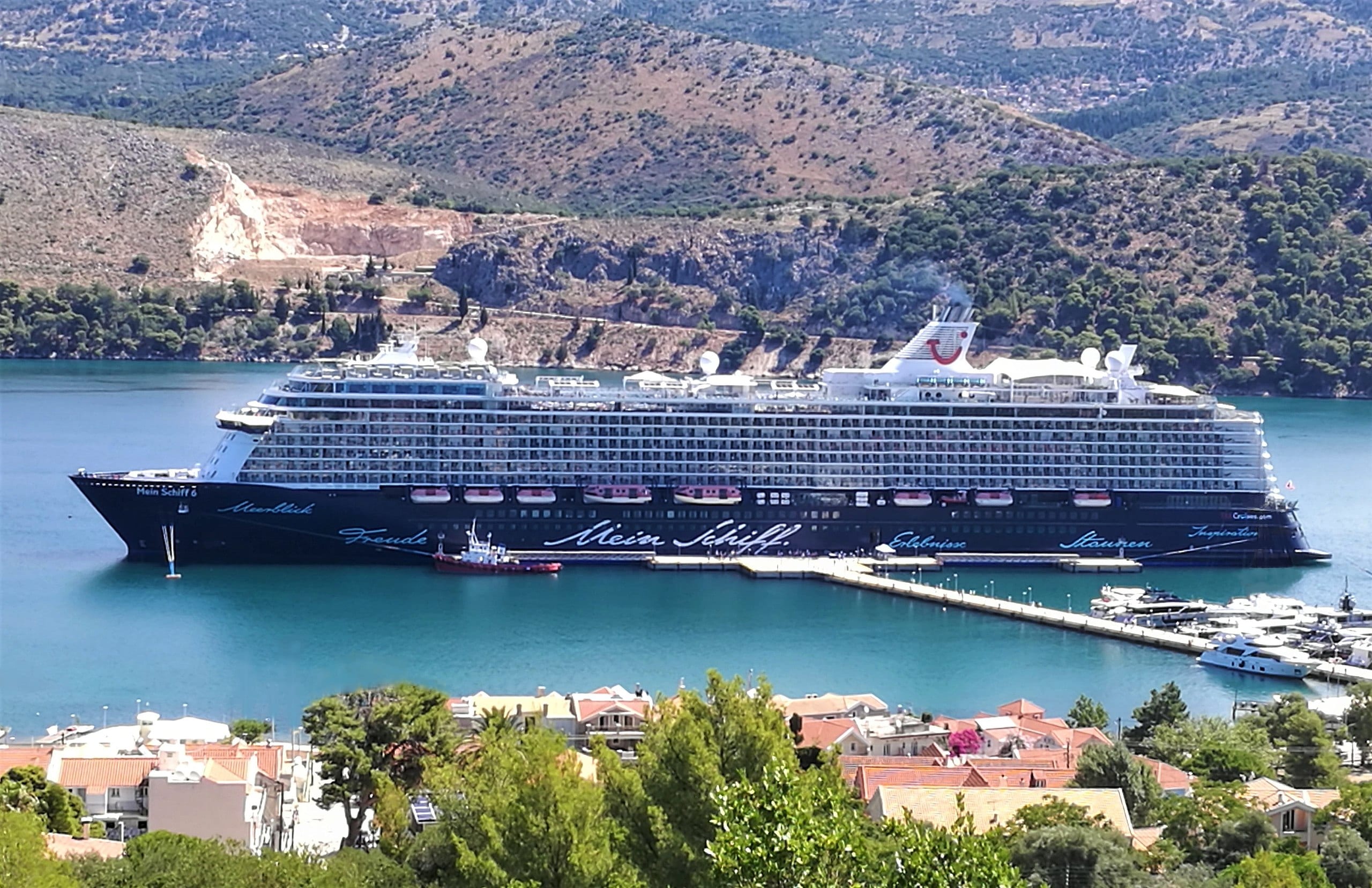 TUI Cruise Ship Sails for Piraeus Port After Crew Tests Positive for COVID-19