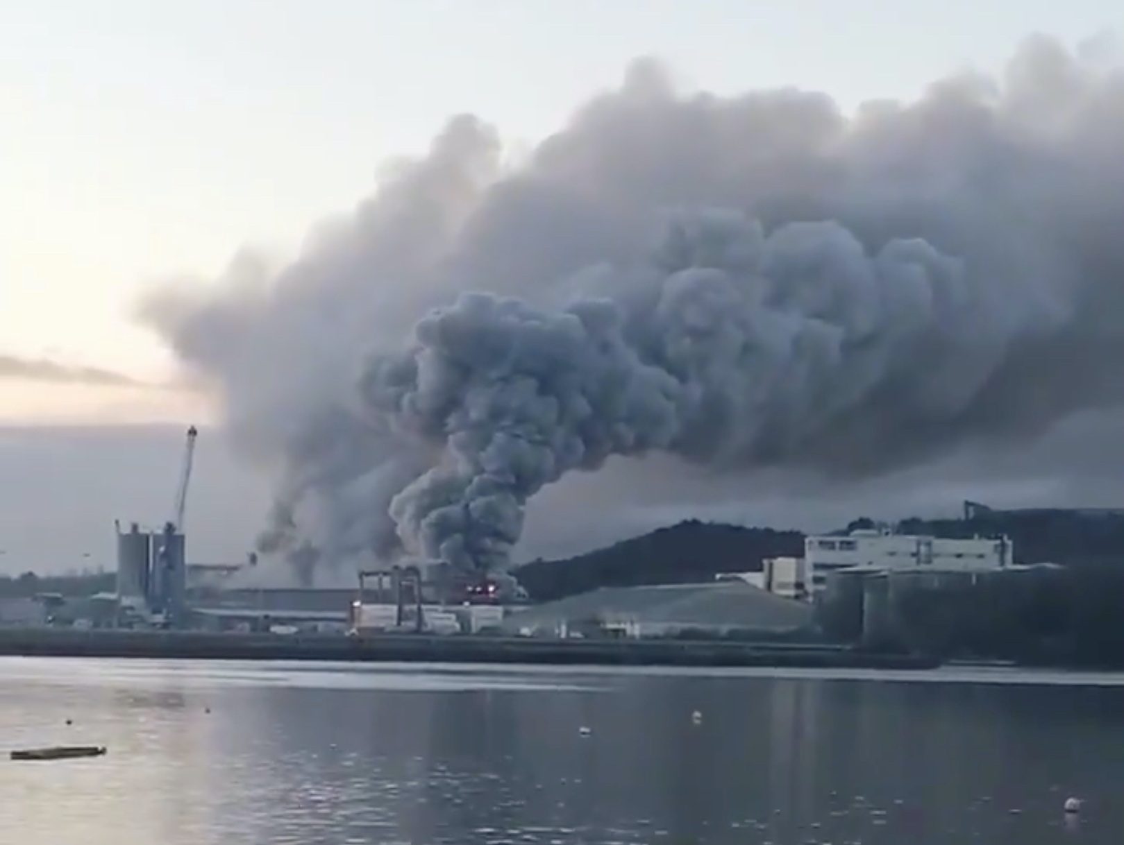 Major fire in the port of Cork, Ireland, brought under control – gCaptain