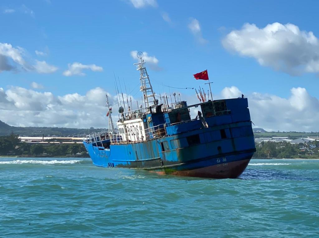 Chinese Fishing Vessel Refloated in Mauritius