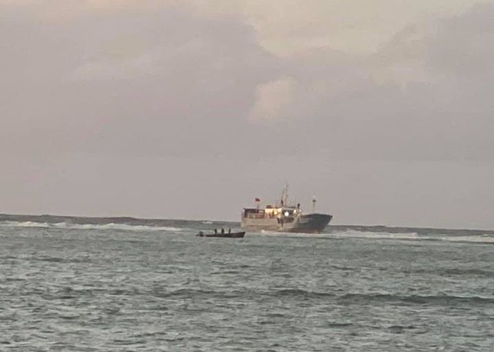 Chinese Fishing Vessel Aground in Mauritius