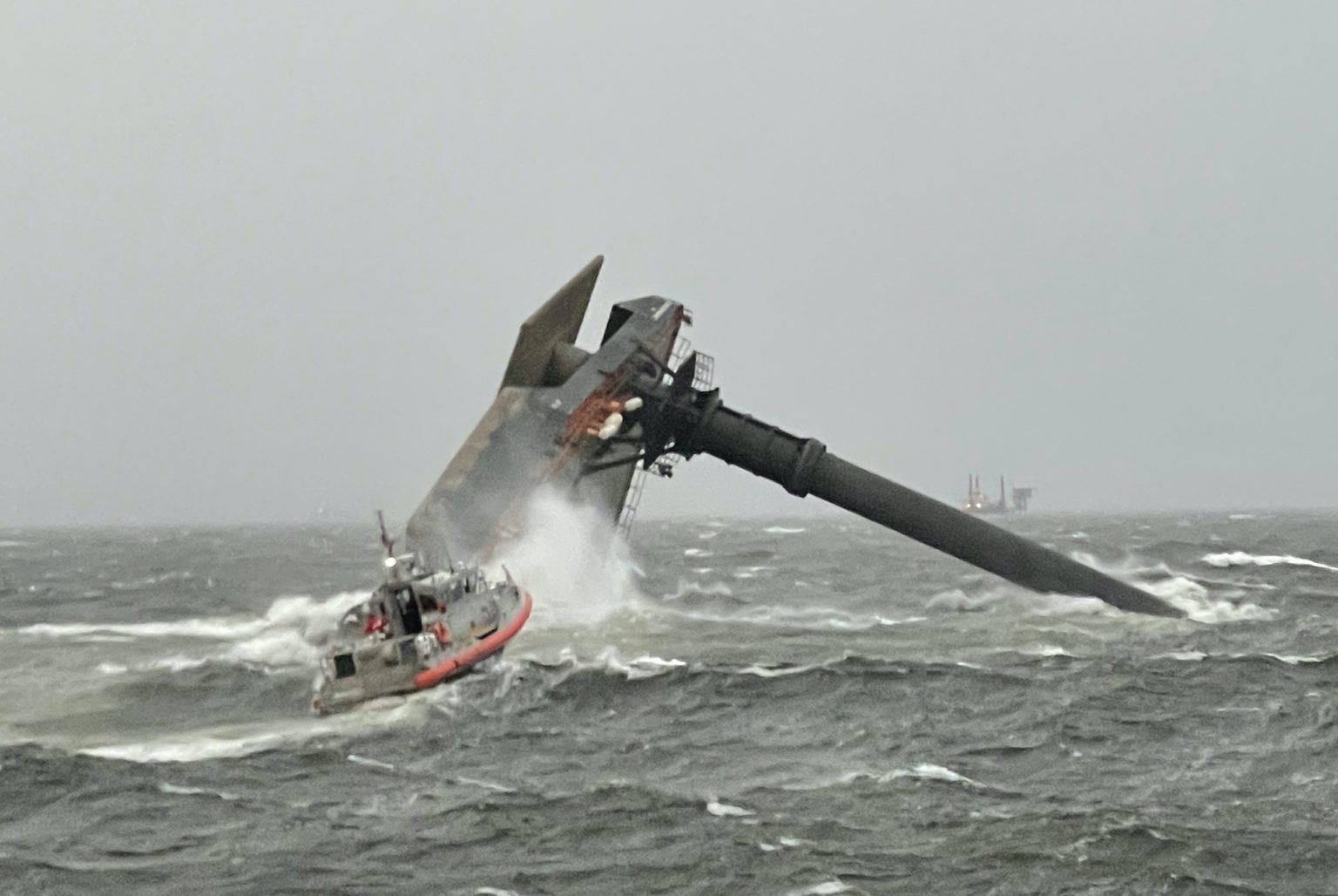 lift-boat-capsized-1536x1028.jpg