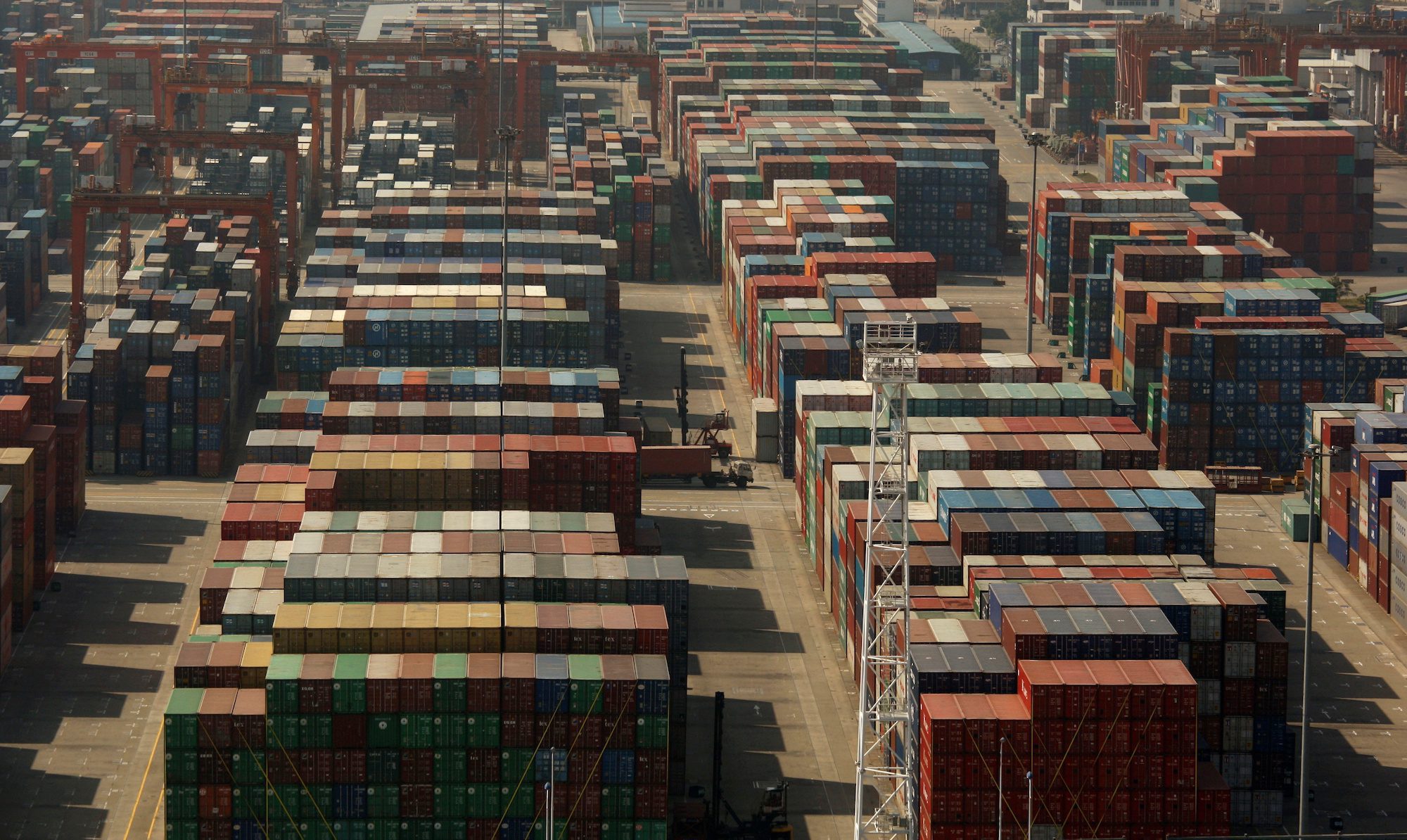 Major Shipping Lines Warn of Worsening Congestion at China’s Yantian Port