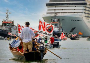 cruise-ship-protest-italy