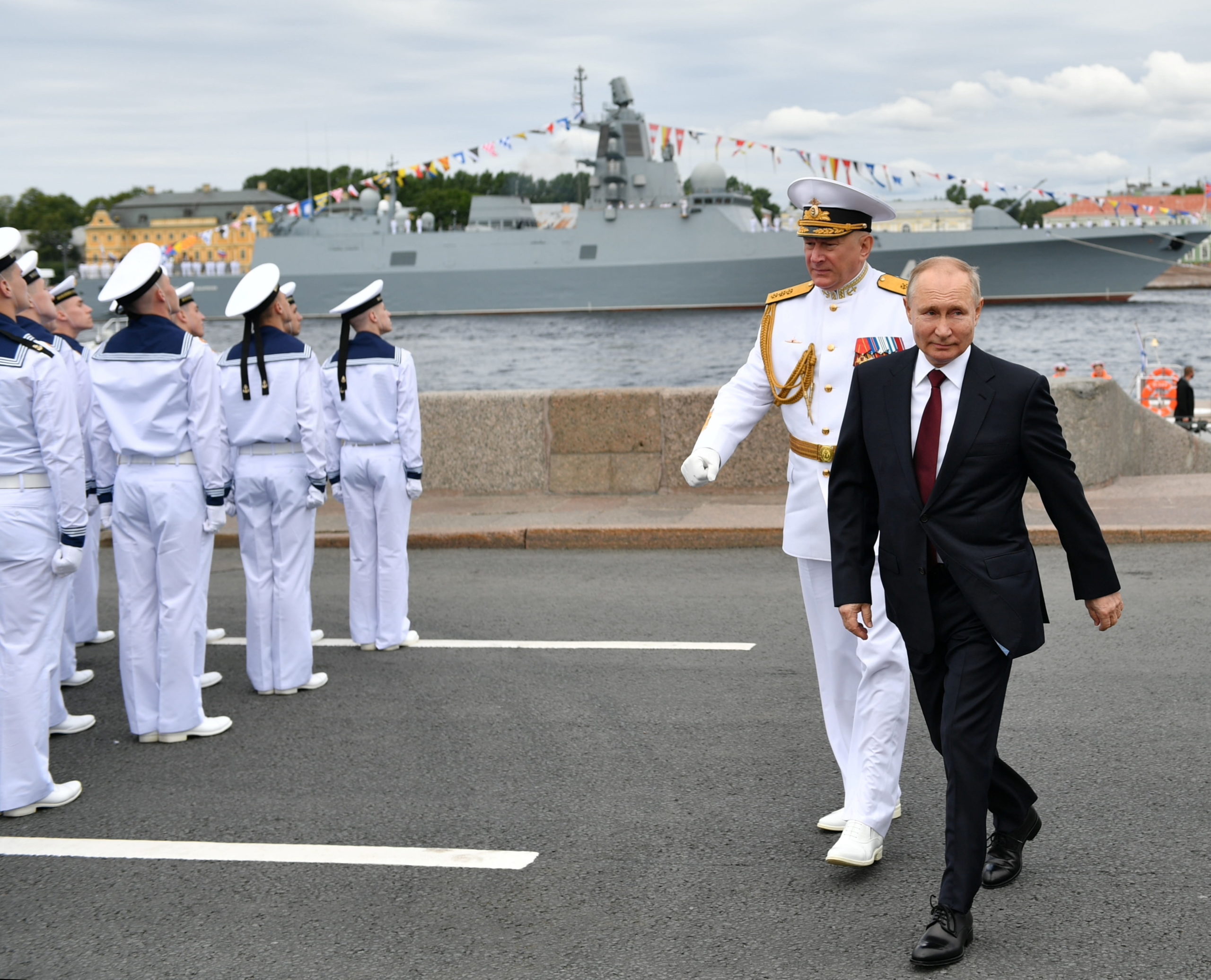 Putin Touts Navy’s New Hypersonic Nuclear Missiles