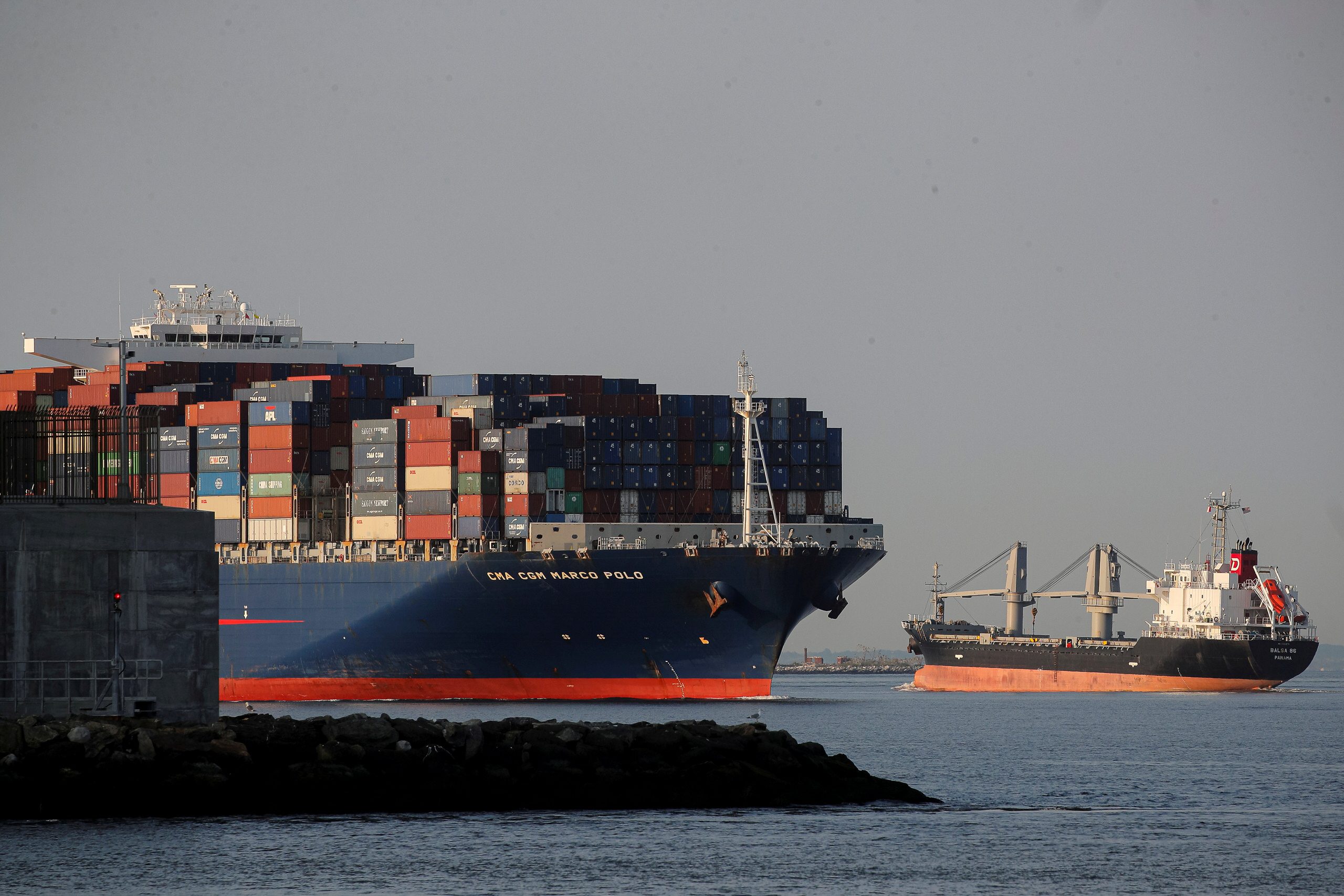 Strike Threat Looms Over US East and Gulf Coast Ports in 2024