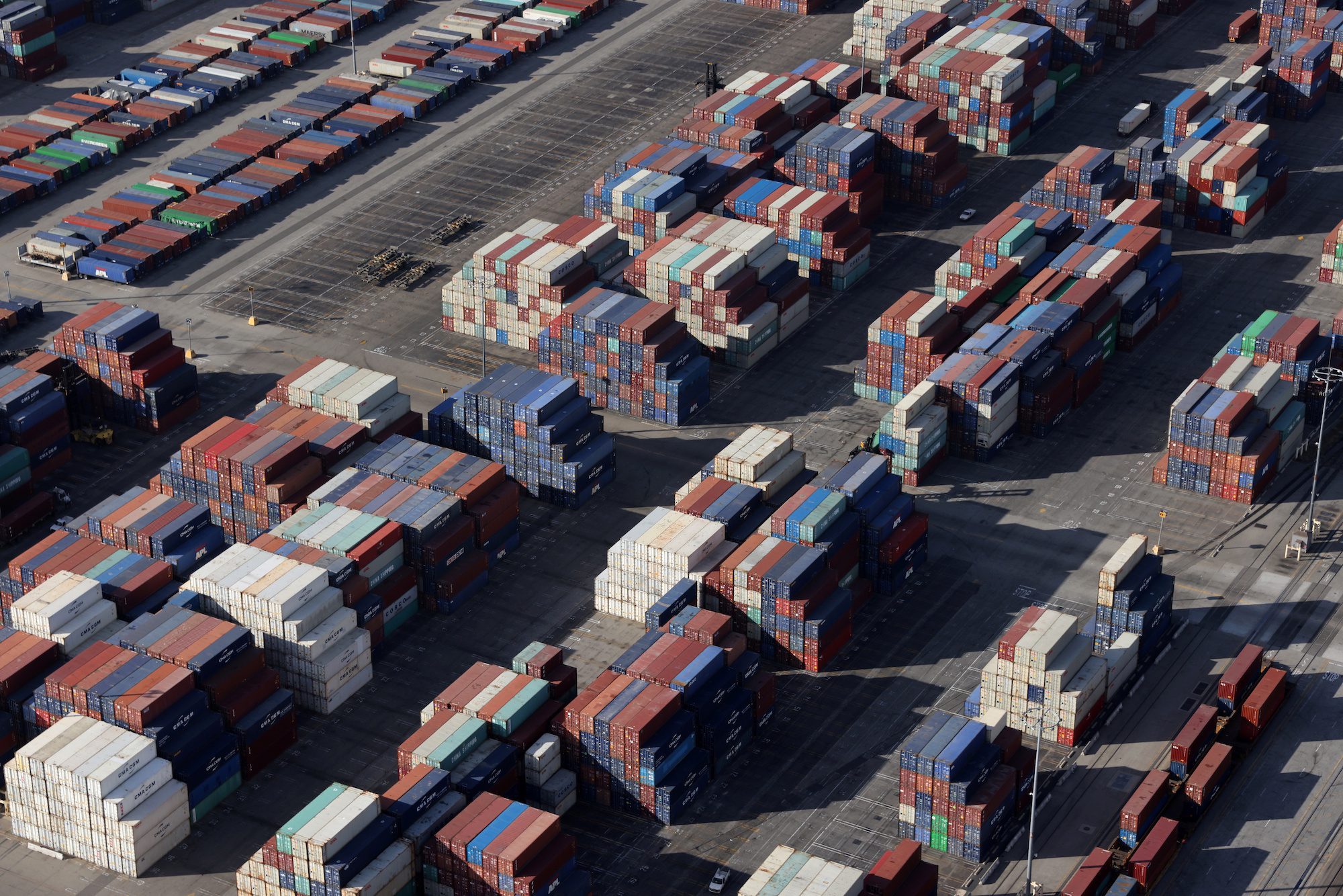 Falling Imports at Largest U.S. Port Hint at Weaker Demand
