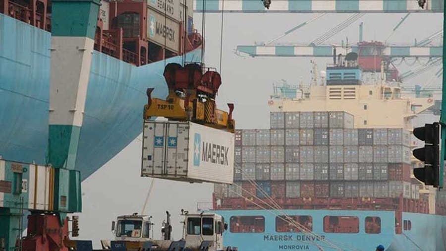 Maersk to Divest Reefer Container Business for Nearly $1 Billion