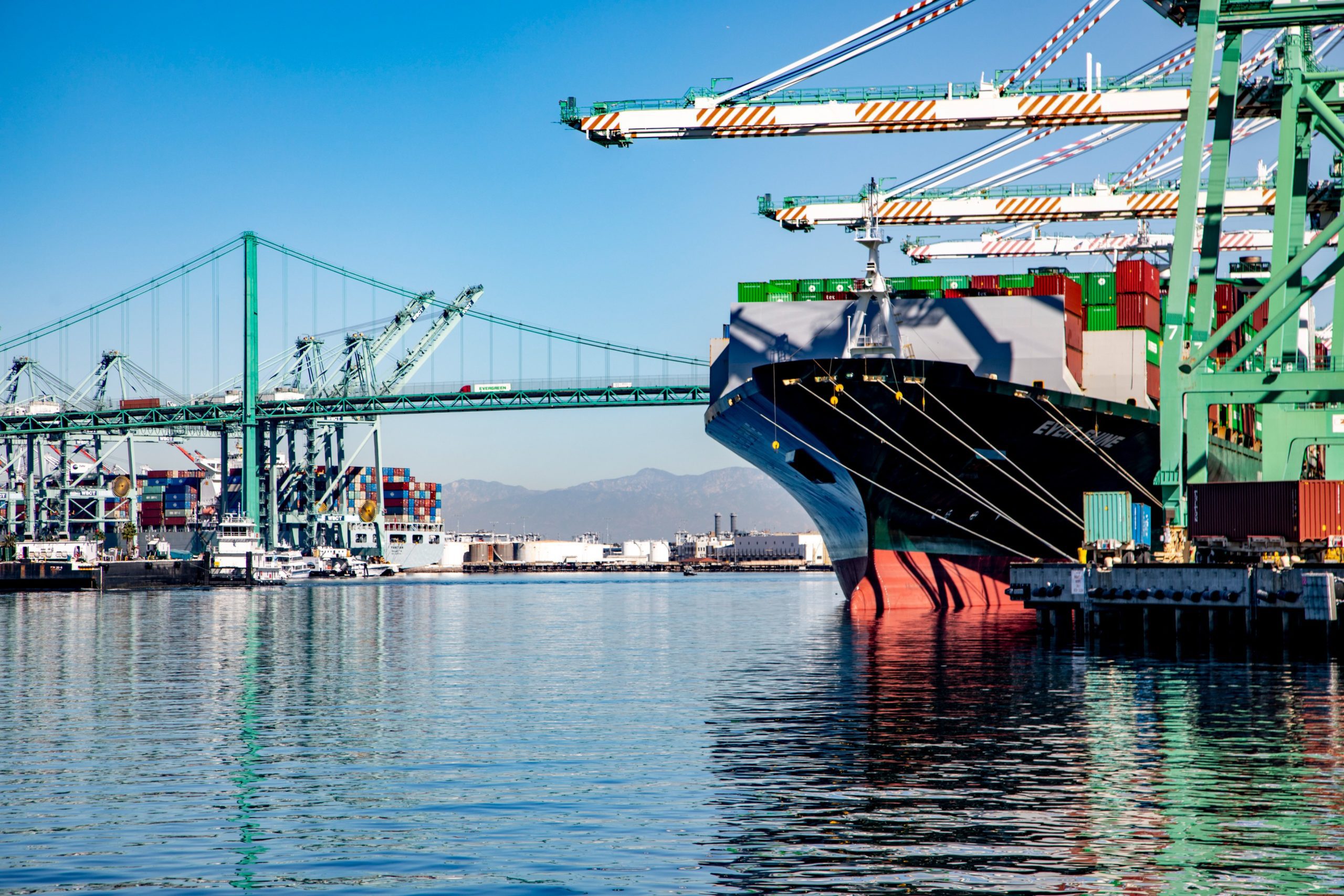 Port of Los Angeles Sees Cargo Volumes Dip in October