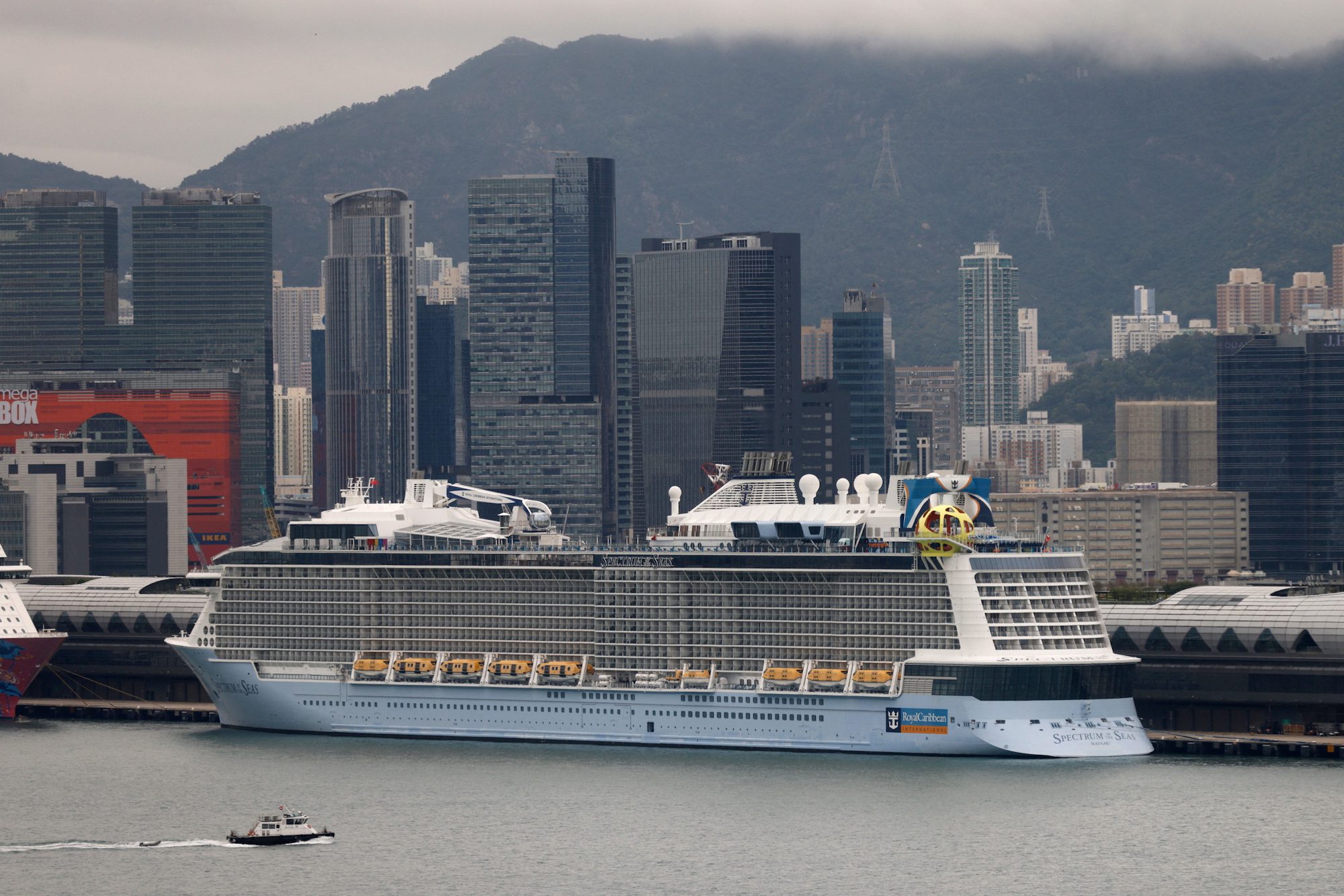 Royal Caribbean, Norwegian Cruise Line Cancel Sailings as Omicron Cases Surge