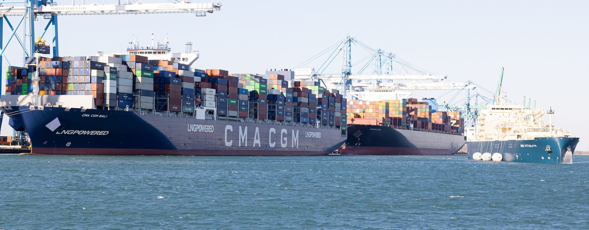 CMA CGM and TotalEnergies Launch Ship-to-Ship LNG Bunkering in Marseille