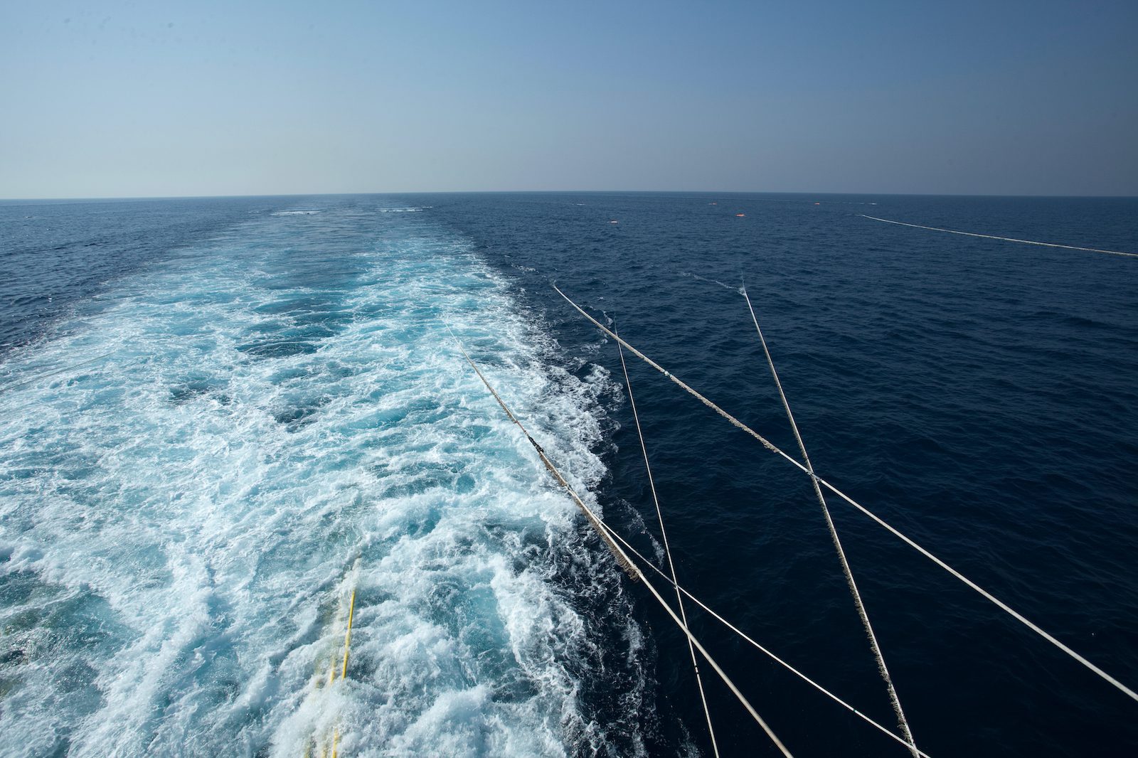 Offshore,Seismic,Research,Vessel,Guns,And,Cables. Photo: cacar/Shutterstock