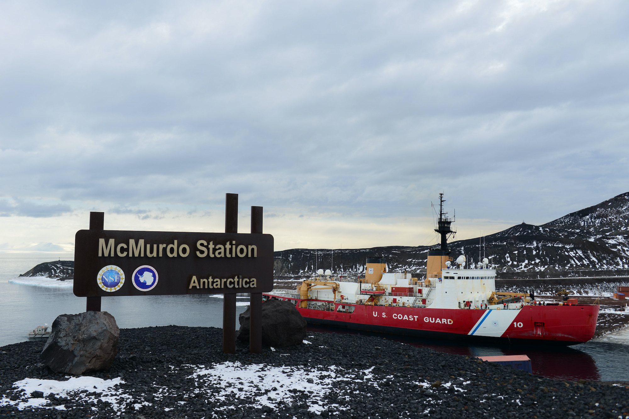 Photos: USCGC Polar Star Arrives in Antarctica