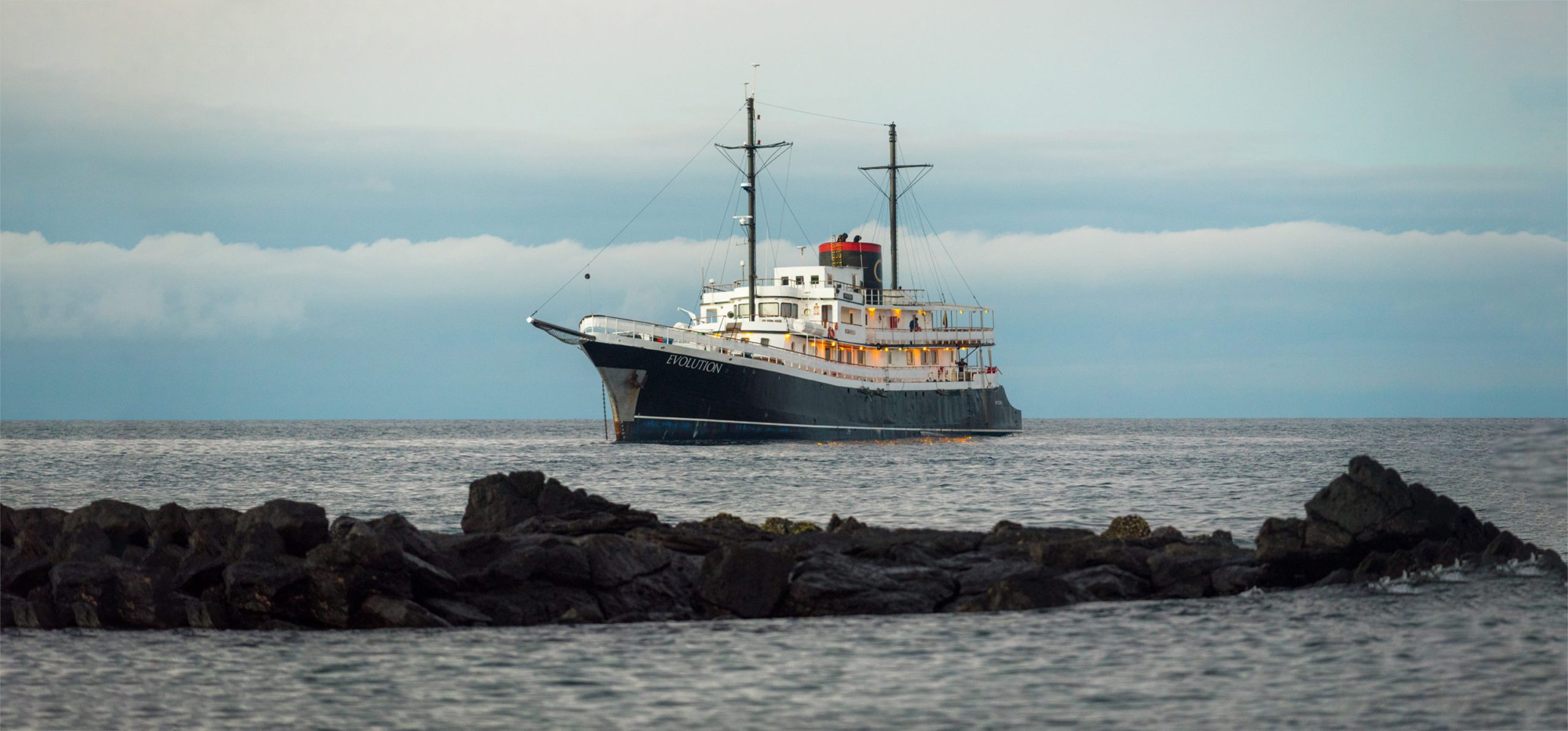 Inmarsat expands presence in expedition cruise segment with Fleet Xpress orders for three more Galápagos vessels