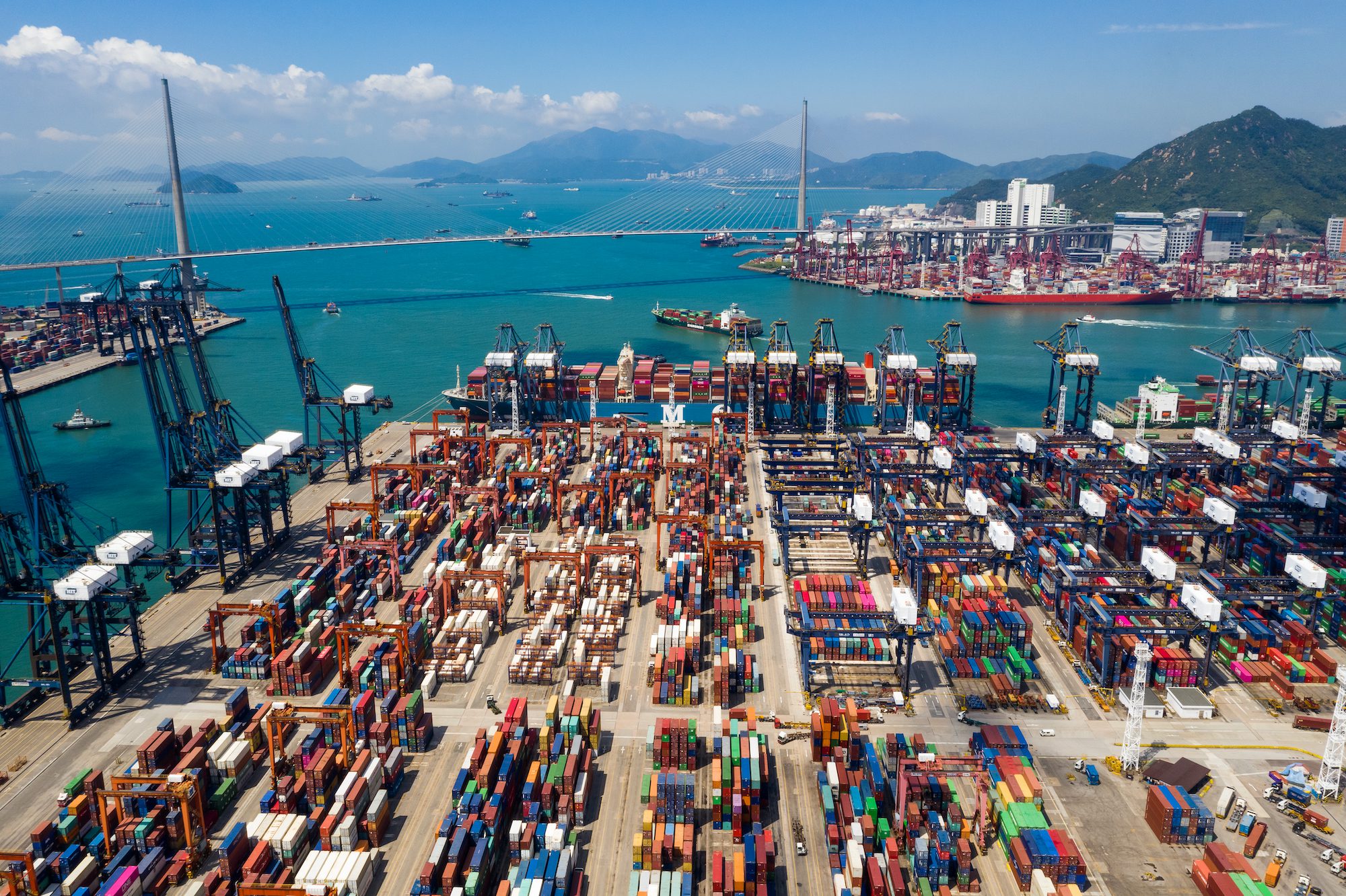 Hong Kong Sees Surprise Export Drop as China Locks Down