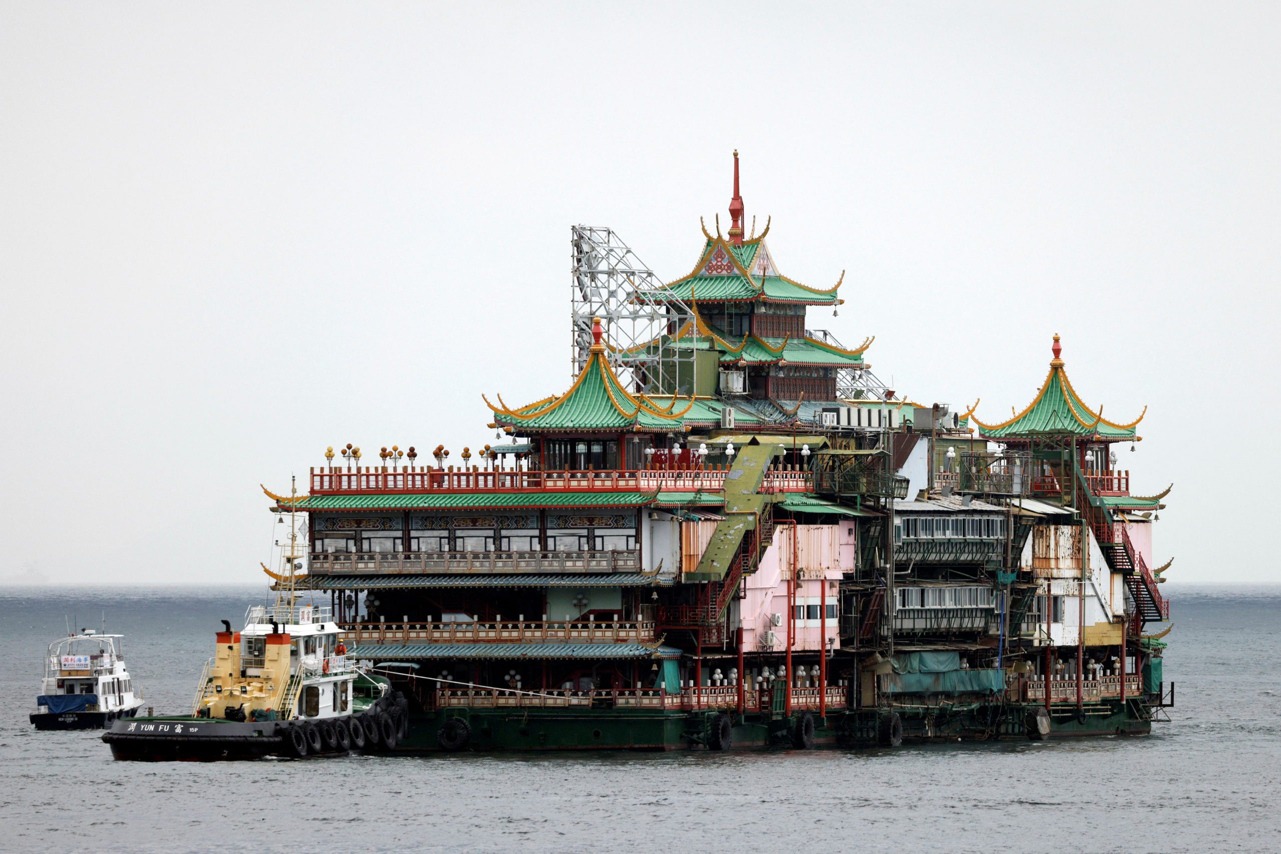 Jumbo Mystery: Hong Kong’s Famous Floating Resturaunt May Still Be Afloat