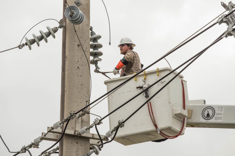New Power Lines to Restore Electricity in Mayaguez