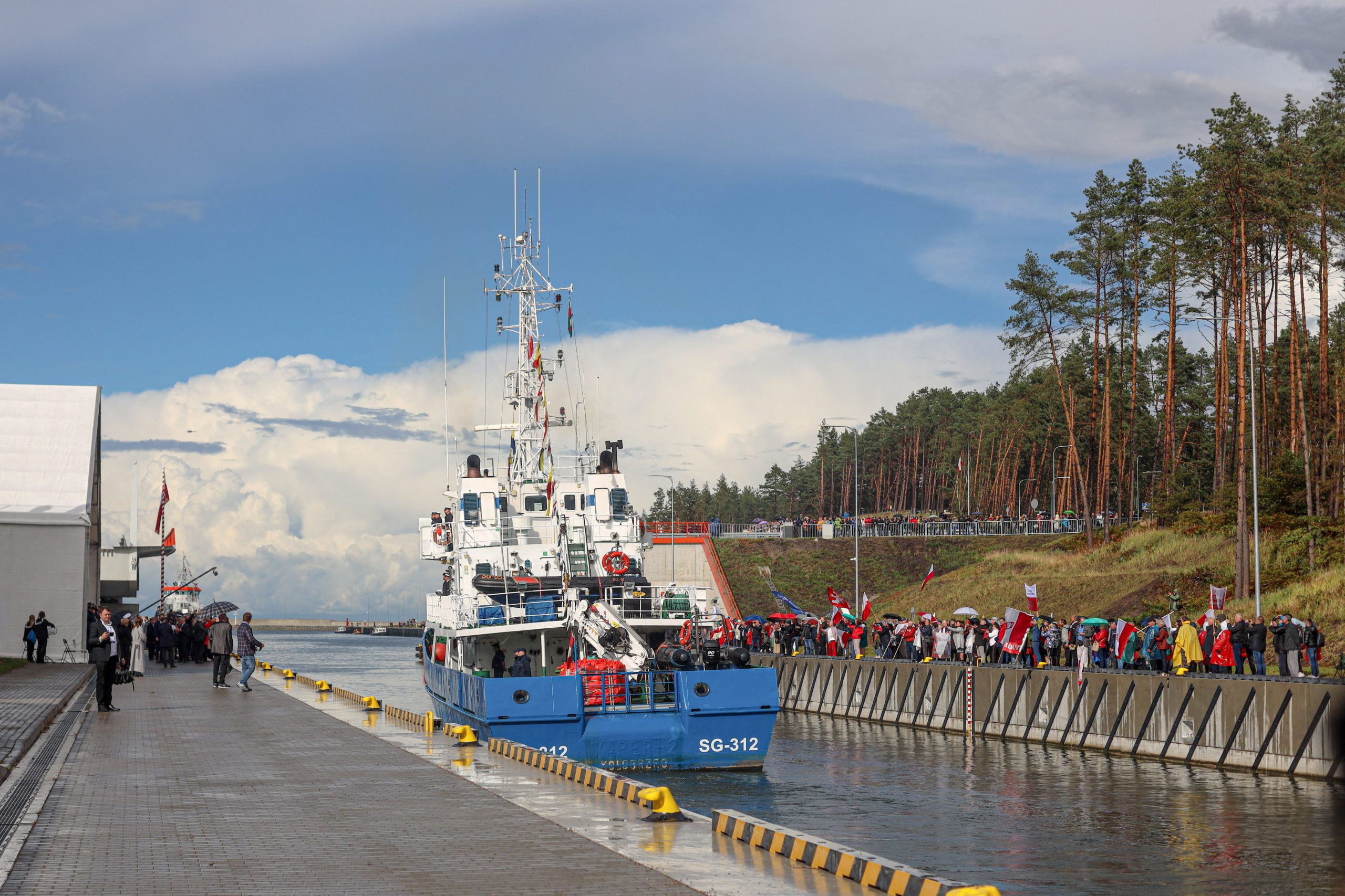 Poland Opens New Canal To Bypass Russian Waters