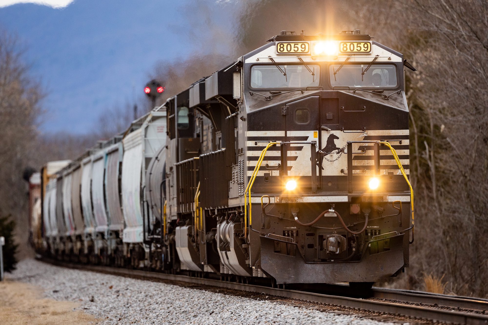 Railroads Wind Down Shipments as Strike Deadline Looms