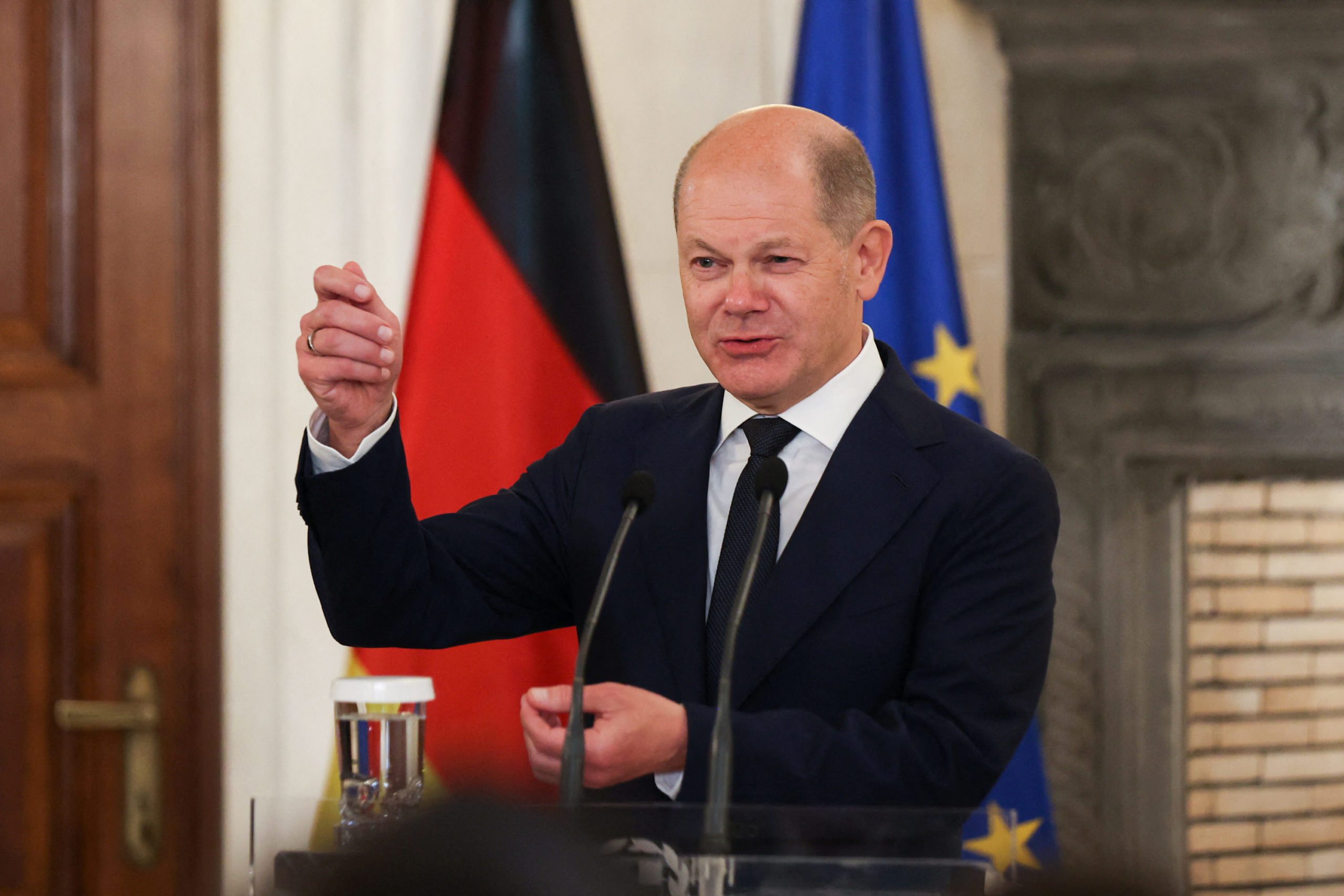 Olaf Scholz Suggests Europe Should ‘Diversify’ By Selling More Ports To China