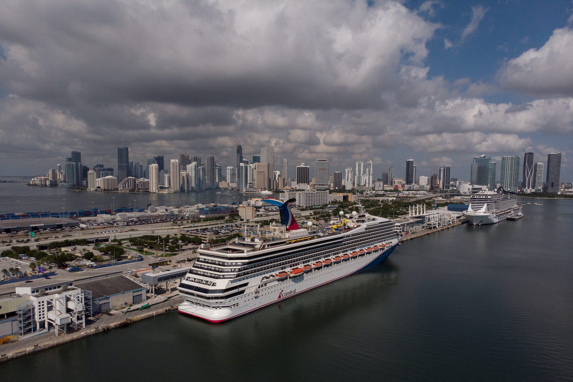 Carnival Corp Posts Smaller Loss as it Tightens Control on Costs