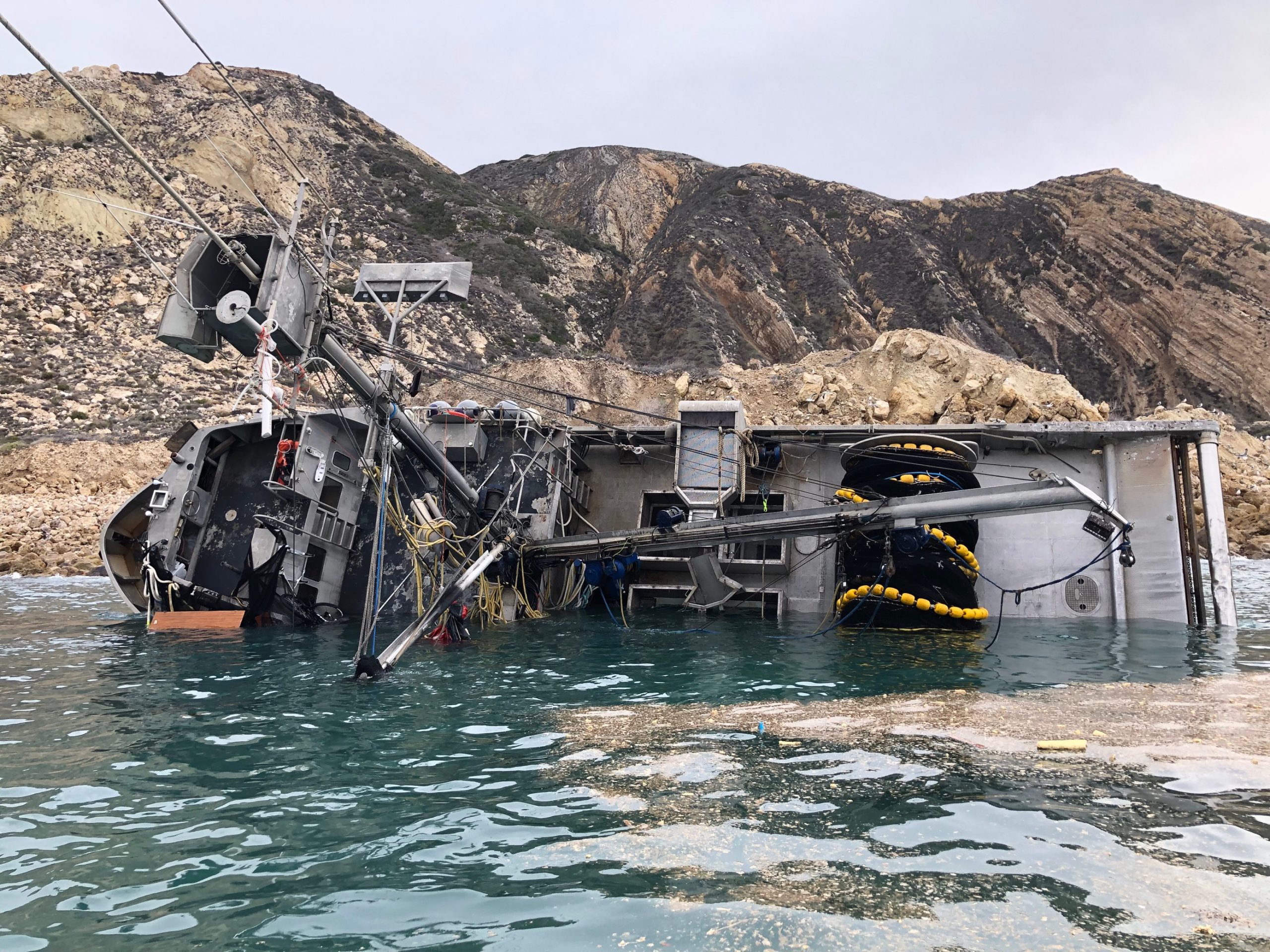 Salvage Continues for Grounded Fishing Vessel on Santa Cruz Island
