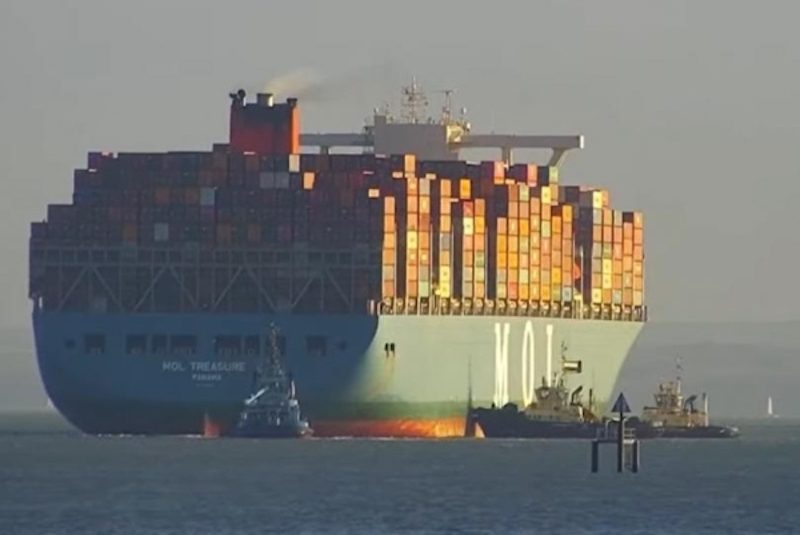 Pilots Praised for Preventing Megaship from Grounding in Southampton Waters
