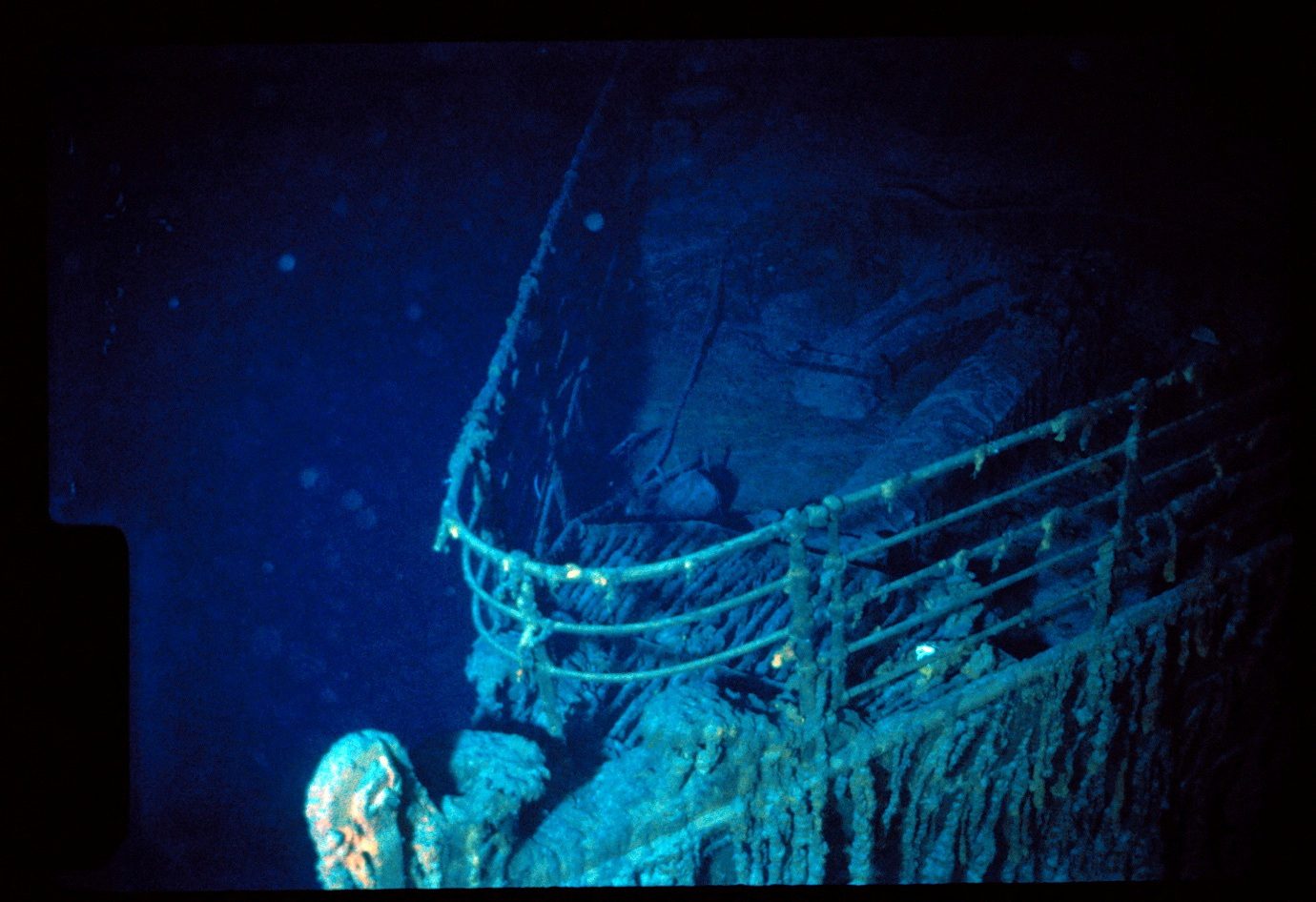 Ships, Planes Search for Missing Sub Near Titanic Wreckage