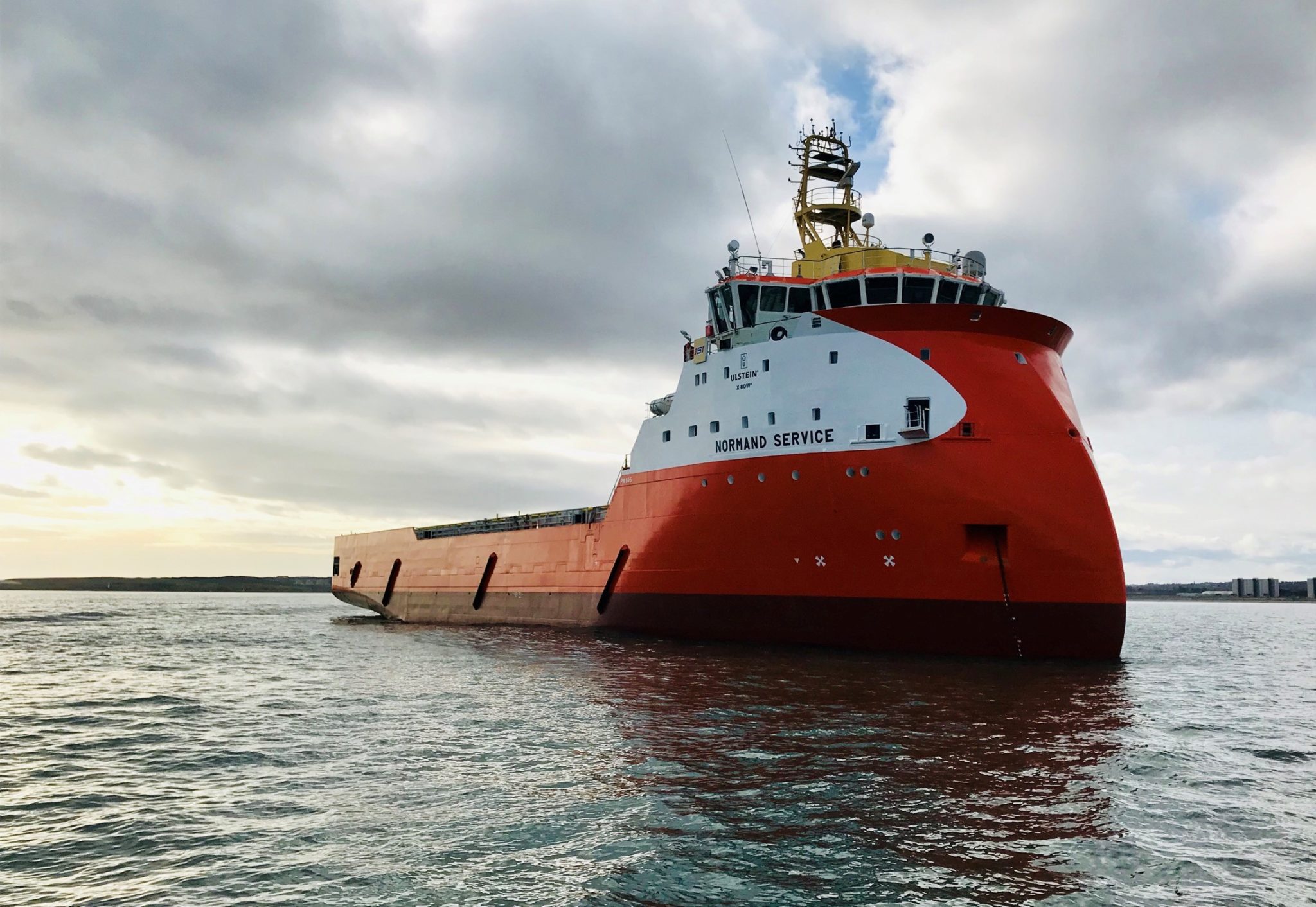 Tidewater to Acquire 37 PSVs from Solstad Offshore