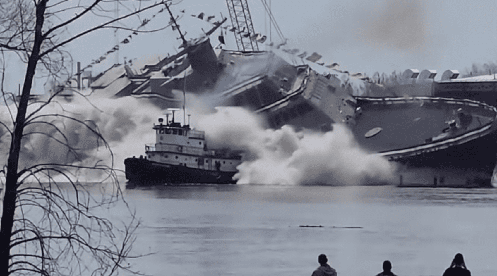 Watch: USS Cleveland Hits Tug During Side-Launch