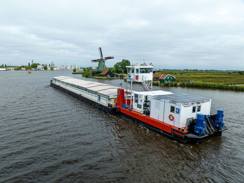 Cargill Deploys World’s First Fully-Electric Pusher Tug and Barge
