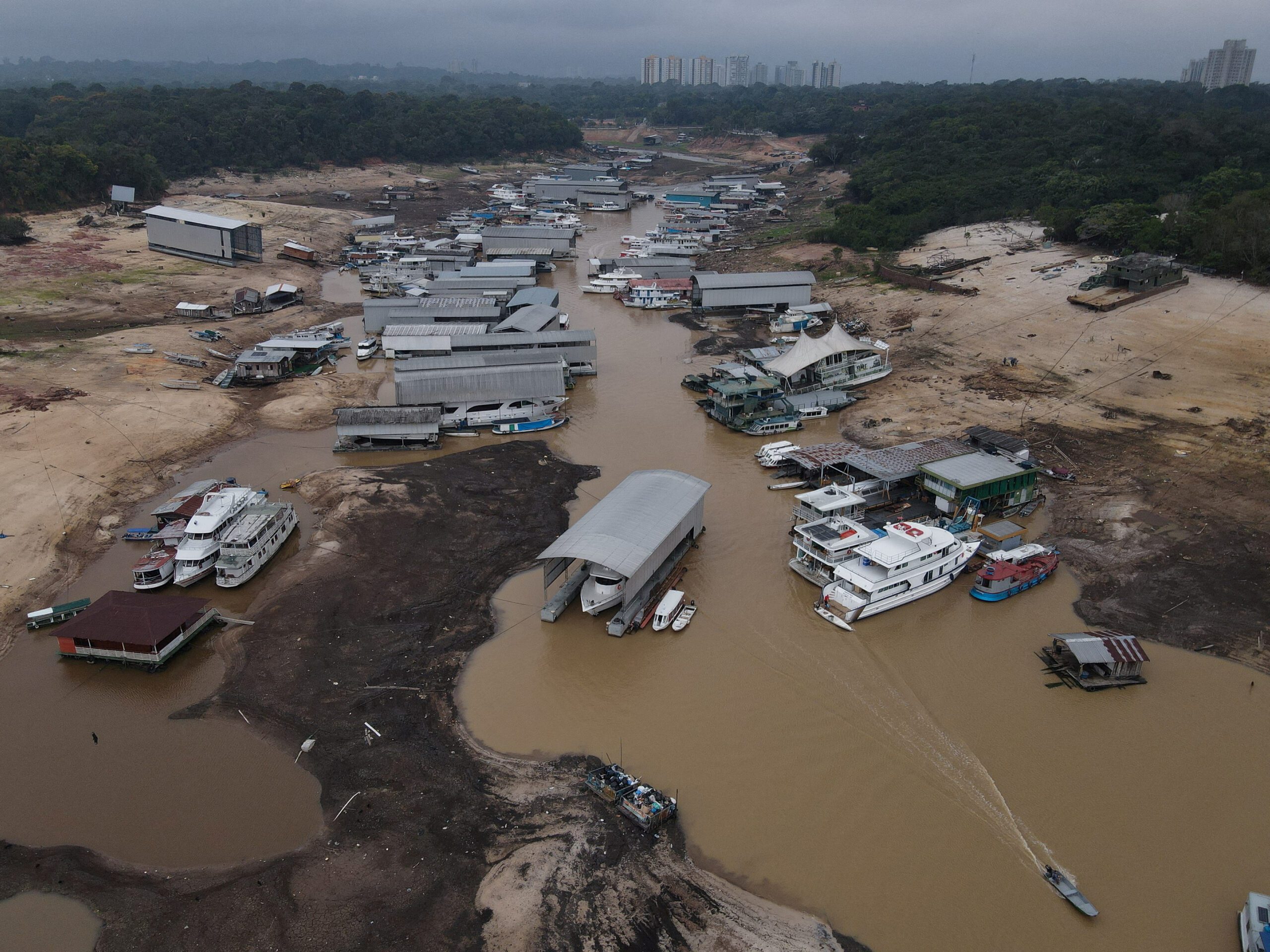 Brazil drought reduces Amazon river port water levels to 121-year record low. REUTERS/Bruno Kelly/File Photo