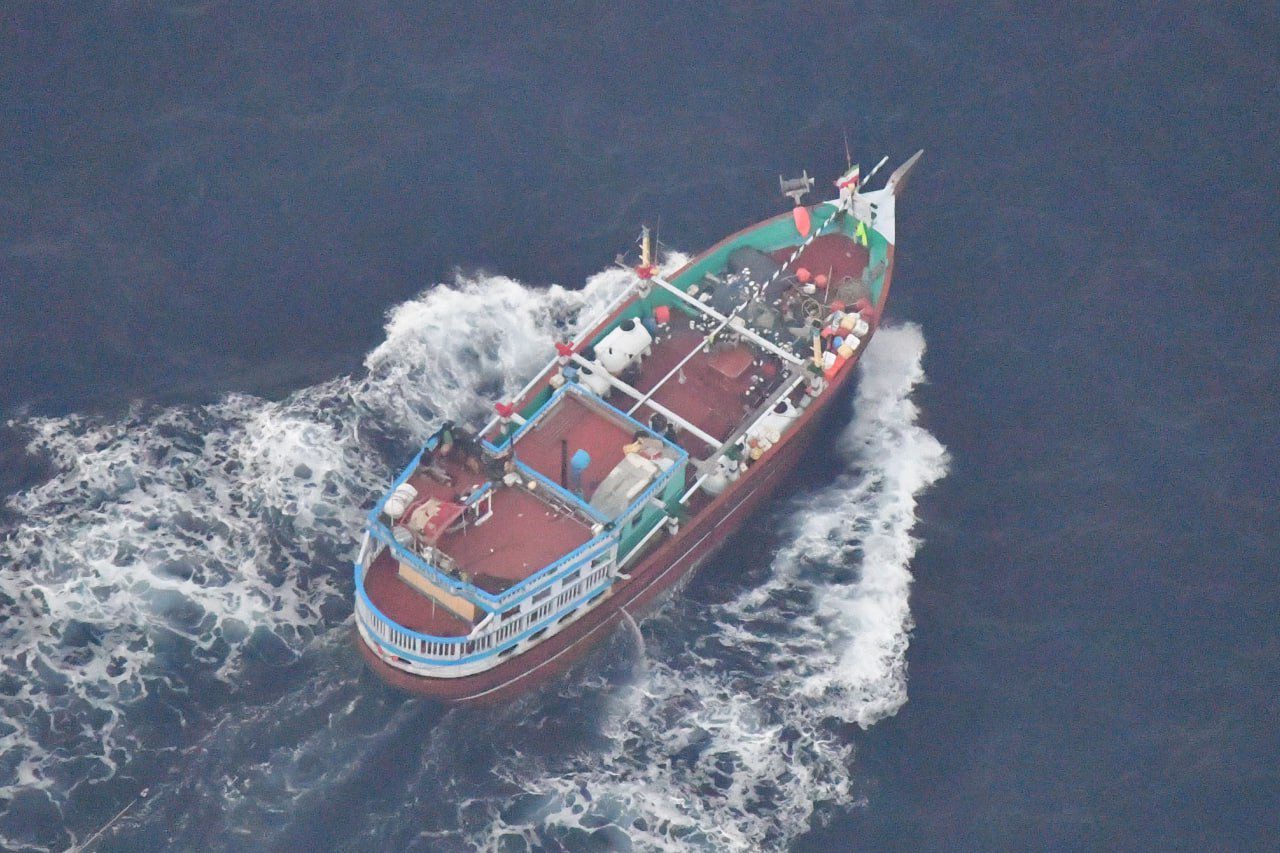Iranian-flagged fishing boat AL-MERAJ 1 off the coast of Somalia. Photo courtesy EUNAVFOR
