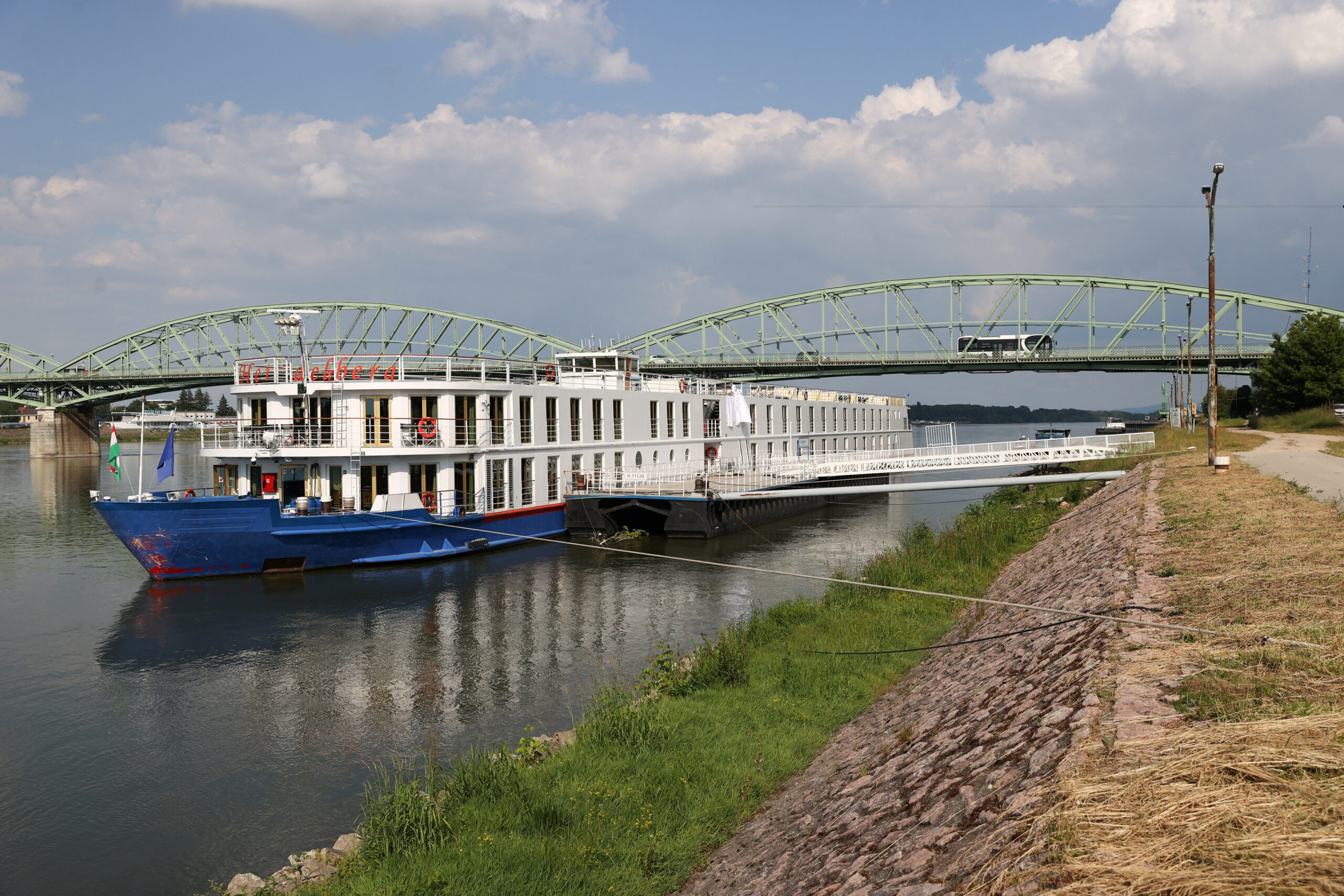 The river cruise ship 'Heidelberg' is seen following an accident on Danube river, near Komarom. REUTERS/Bernadett Szabo
