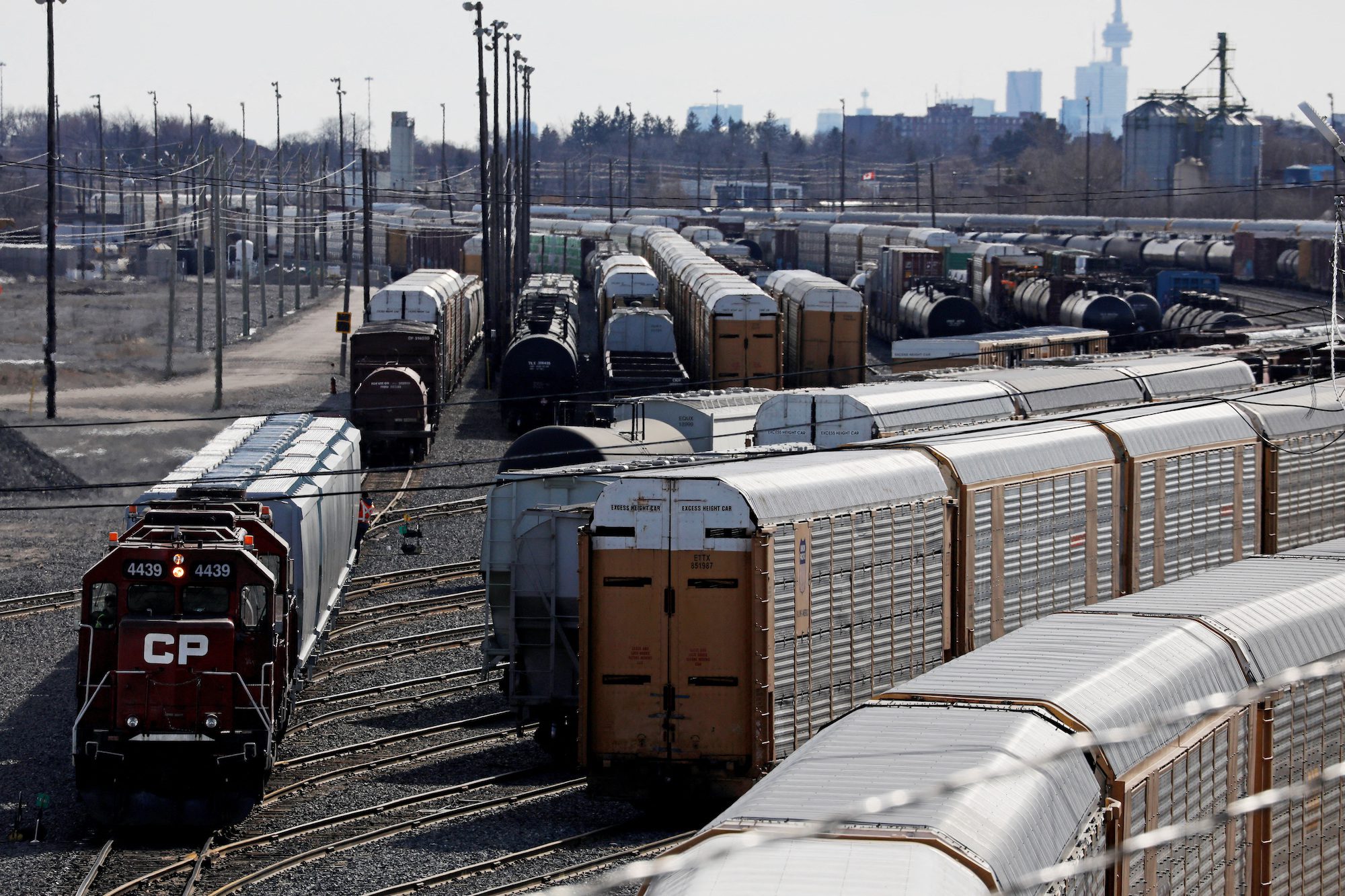 Union announces fight against Canada's plan to end rail closure