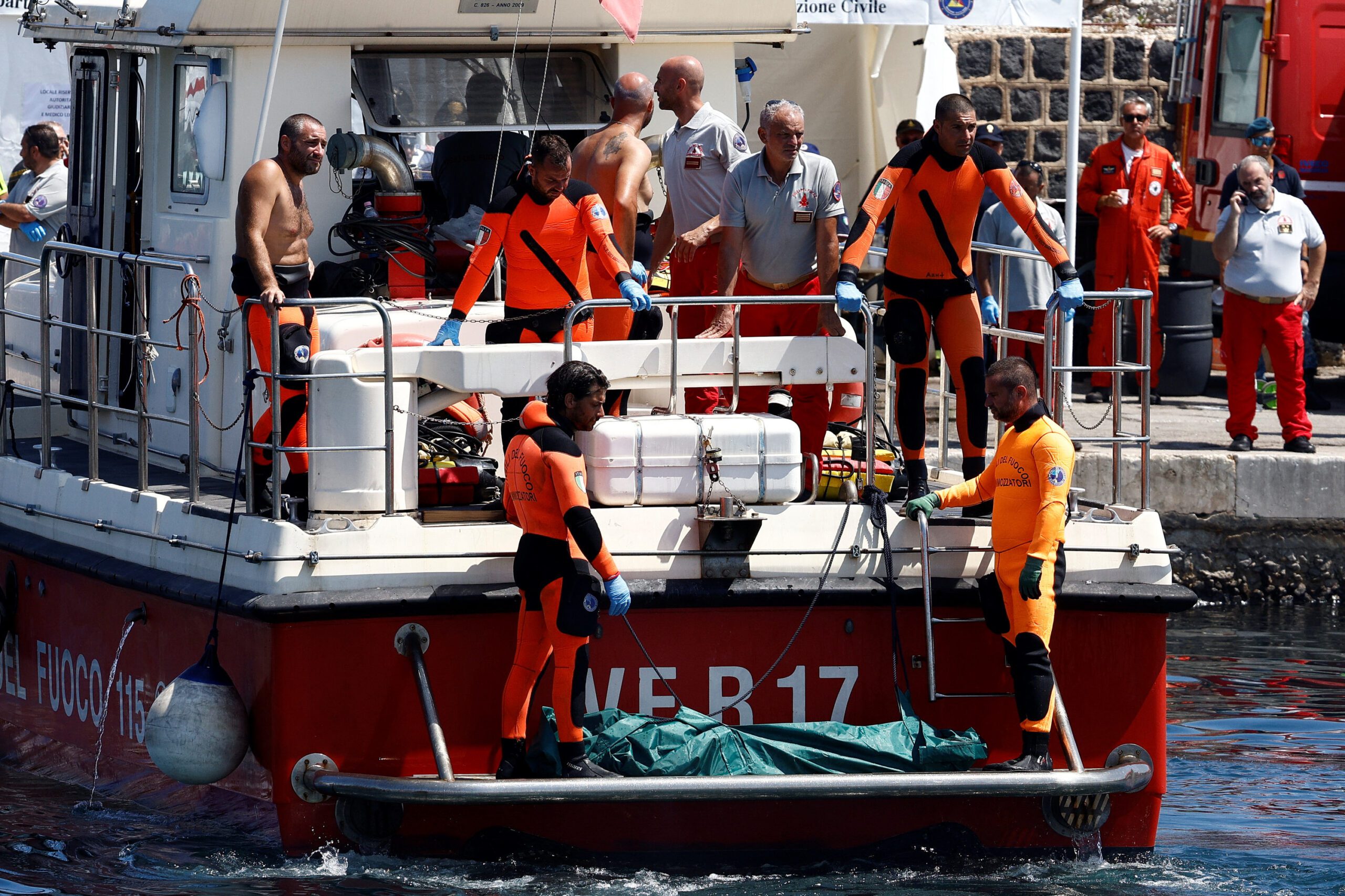 Italian coast guard divers