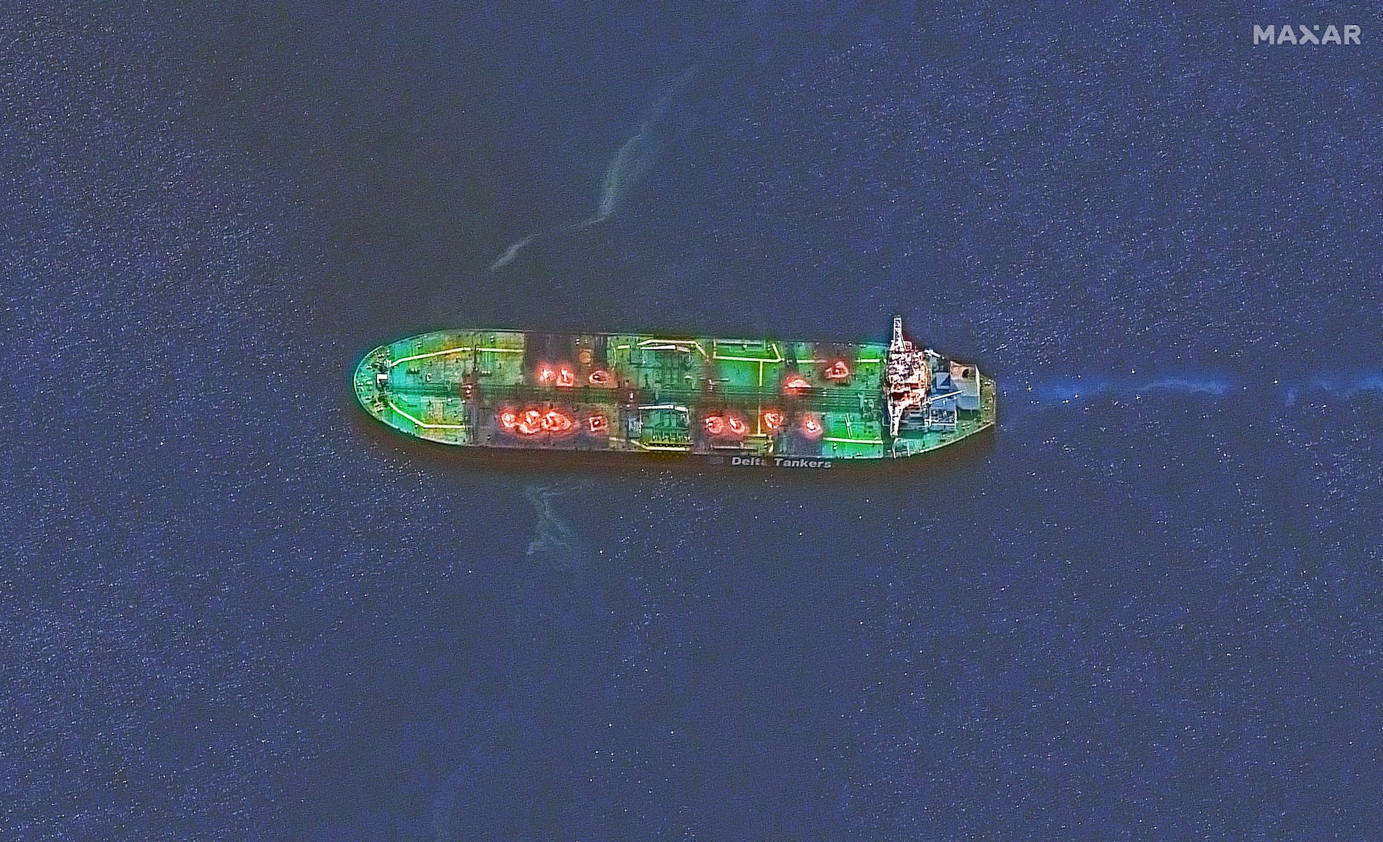 Salvage of Stricken Oil Tanker in Red Sea Expected in Coming Days