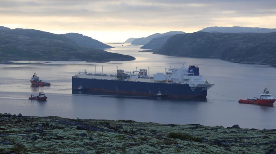 Russia’s Arctic LNG ‘Shadow Fleet’ Gains Steam With Rare Winter Double Ship-to-Ship Transfer