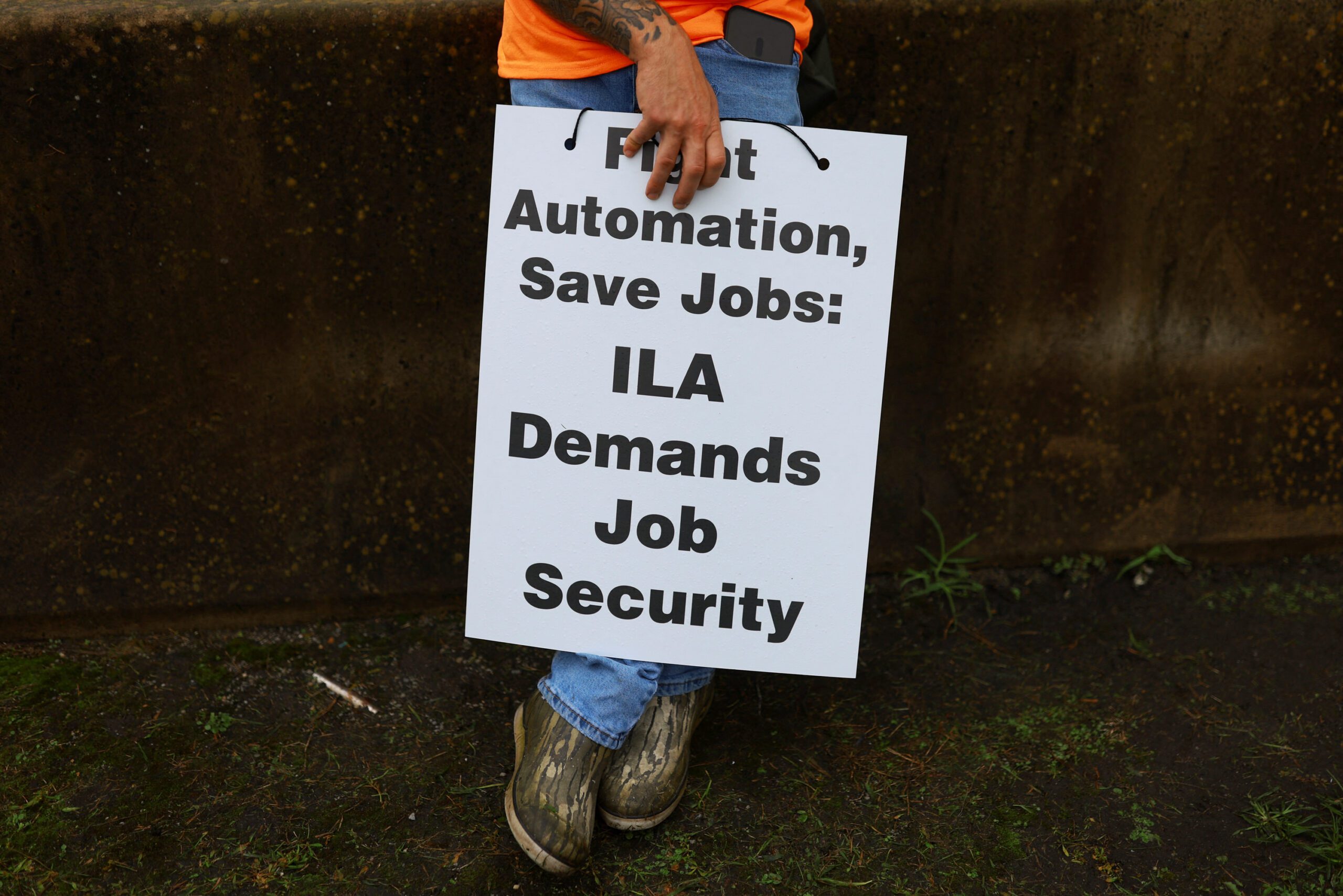 ILA Dockworker No port automation sign