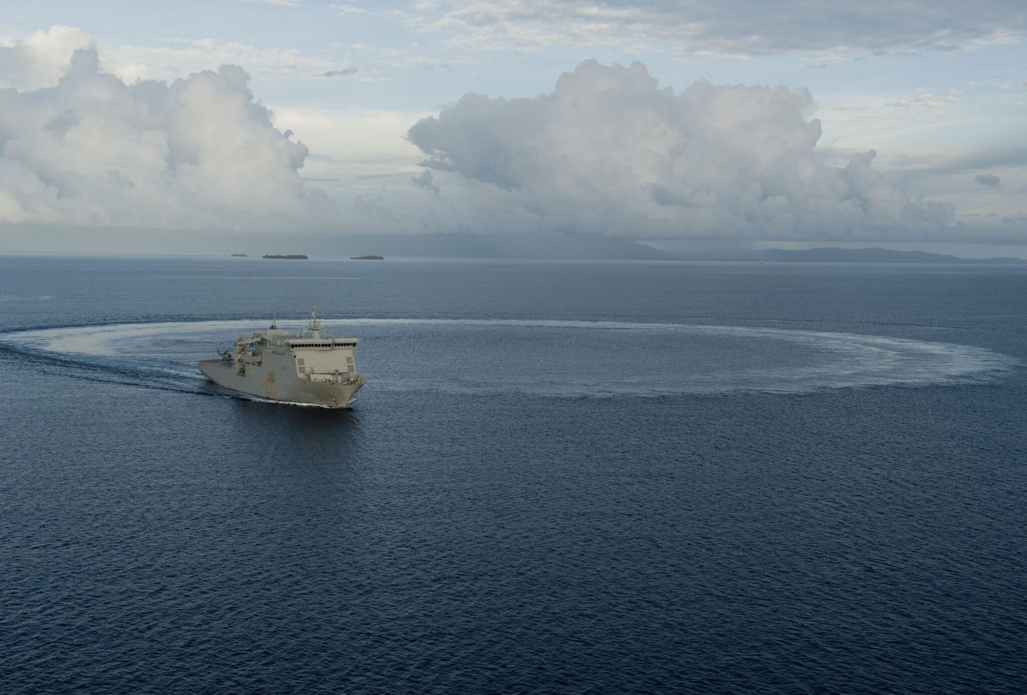 HMNZS Manawanui Sinking: Hard Grounding, Fire, And A Broken Royal New ...