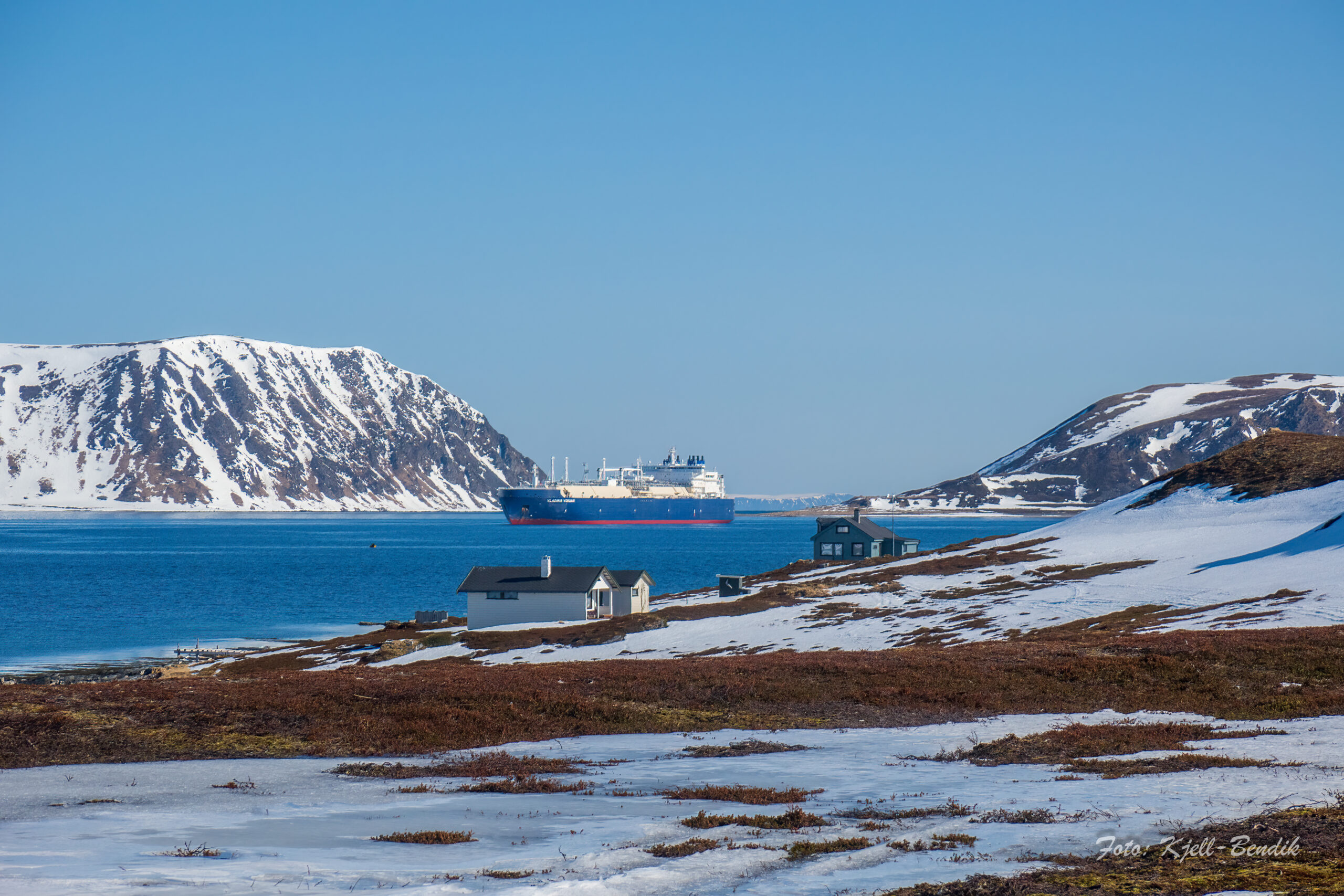 Russia Resumes Ship-to-Ship LNG Transfers Ahead of EU Transshipment Ban