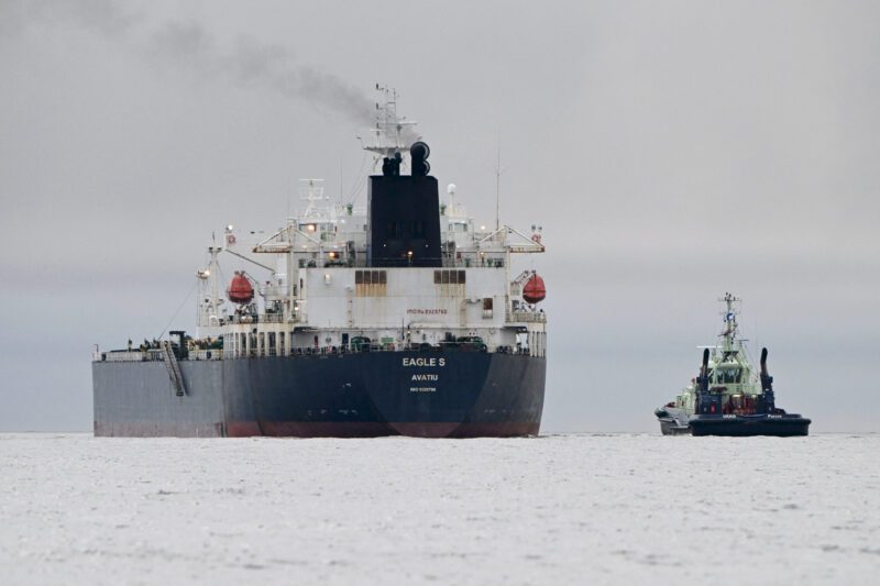 Oil tanker Eagle S suspected of the disruption of the Finland-Estonia electrical link Estlink 2.Jussi Nukari/Lehtikuva/via REUTERS