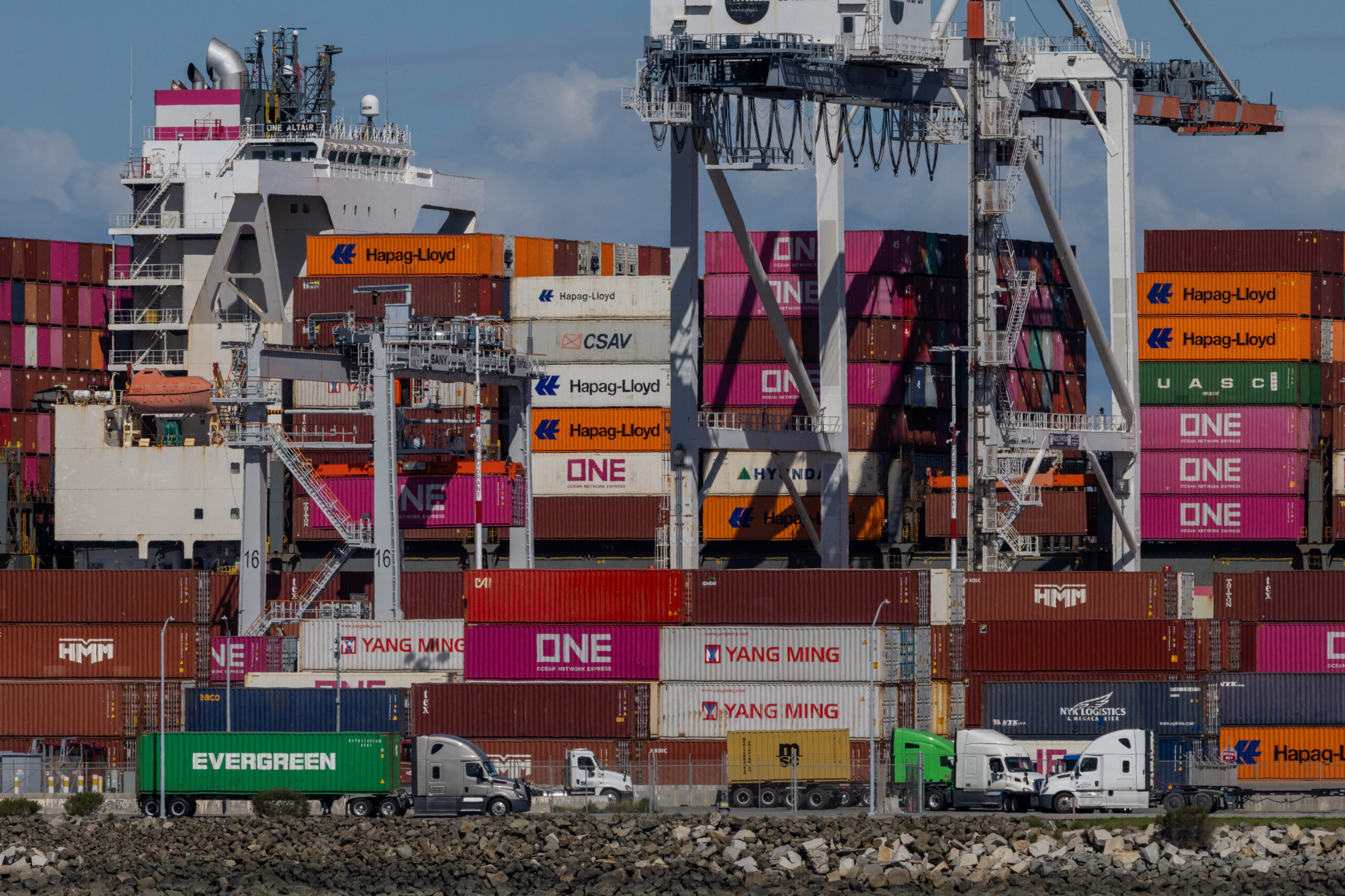 Cargo ship at the port of Oakland, California.REUTERS/Carlos Barria