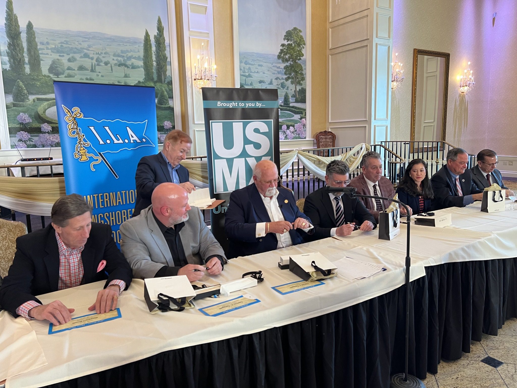 ILA-USMX master contract agreement signing March 11