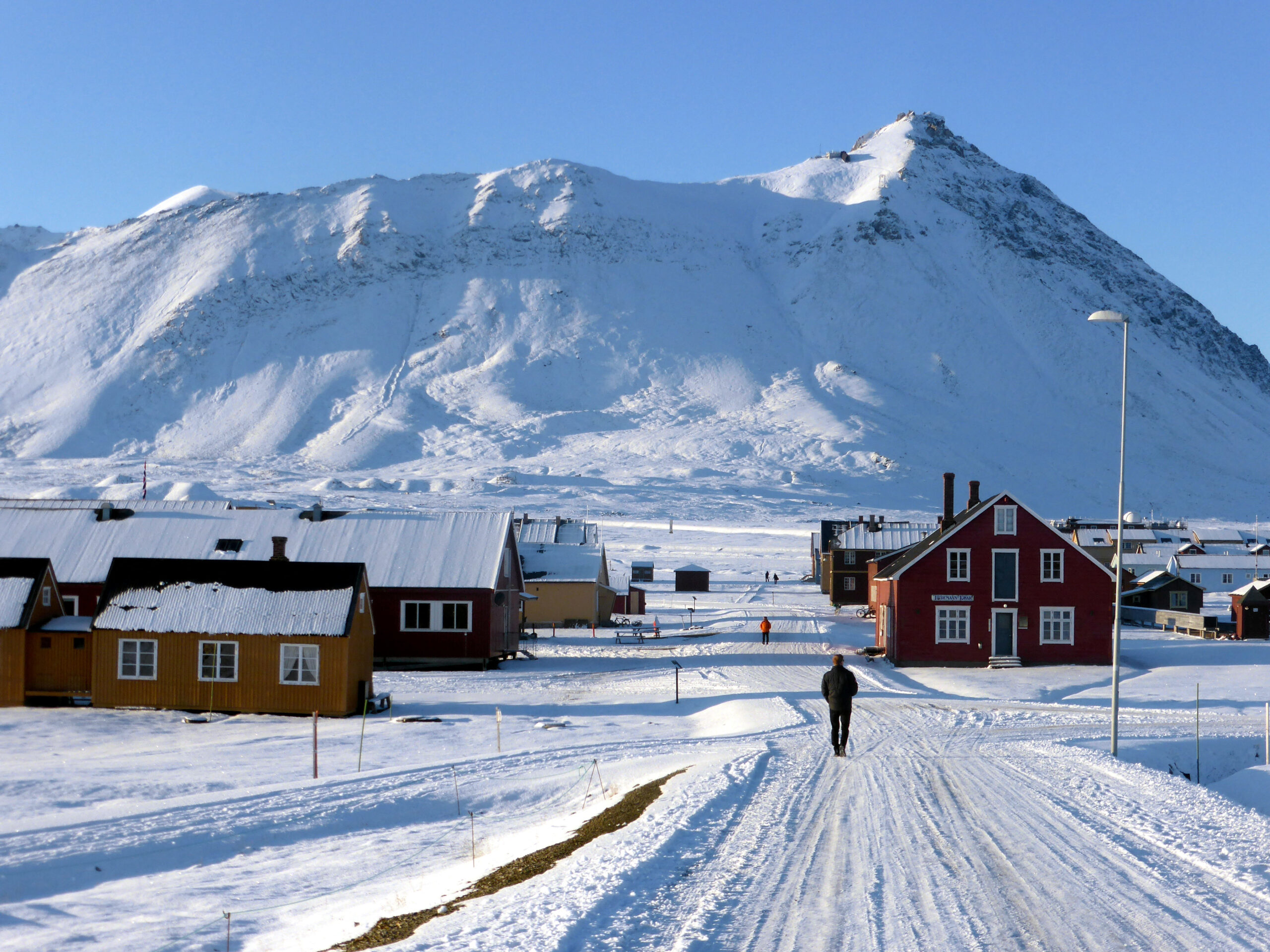 Norwegian Monarch Visits Polar Svalbard as Interest in Arctic Grows