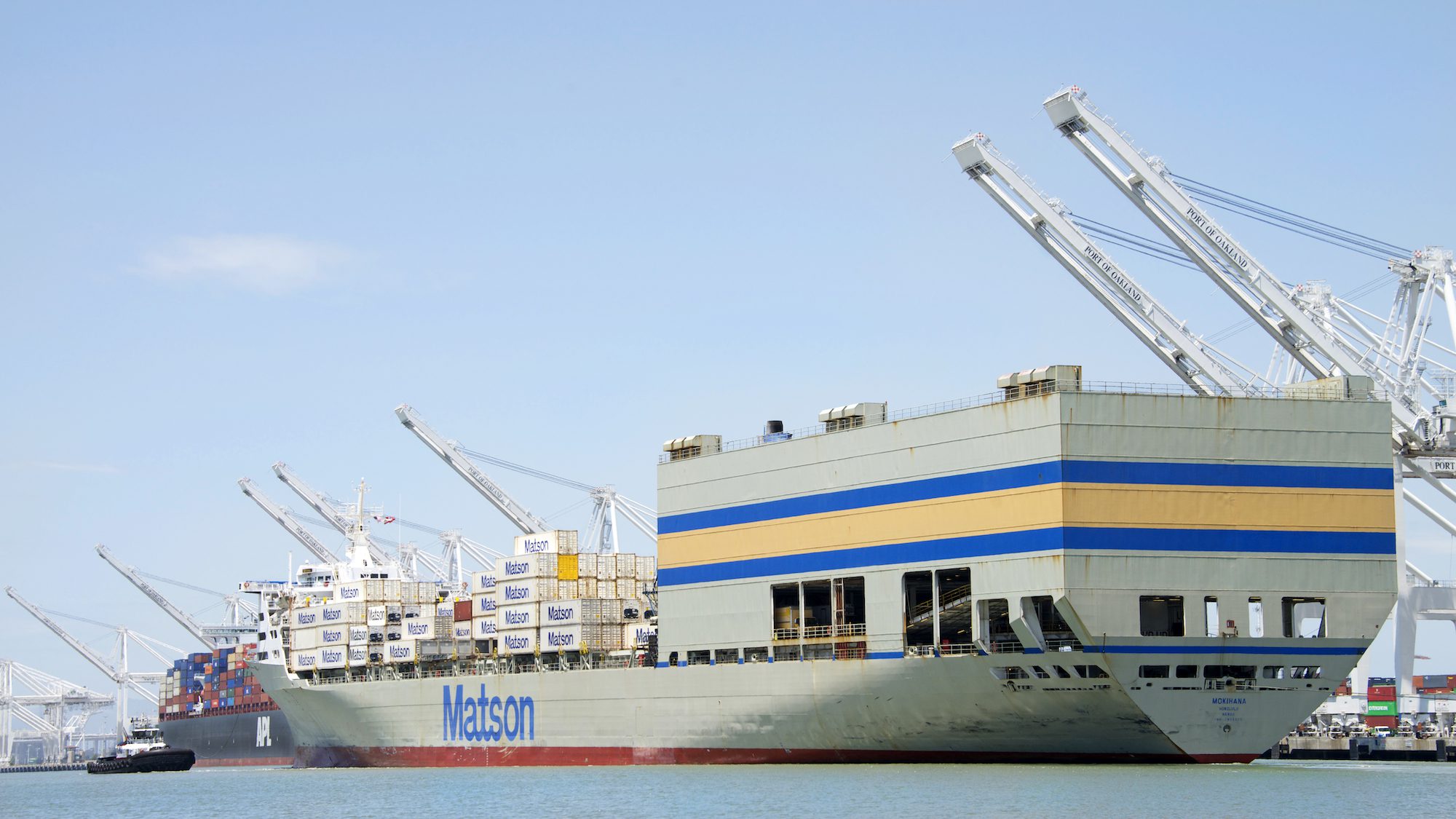 Stock image: Matson container roll-on/roll-off vessel MOKIHANA departing the Port of Oakland
