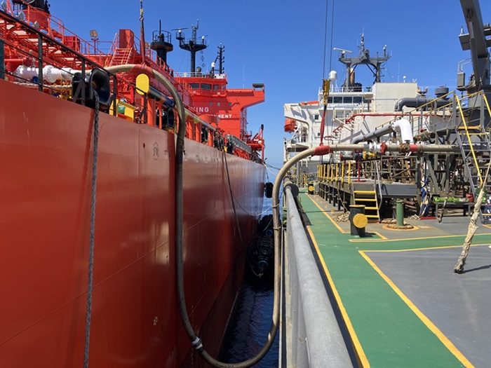 Ammonia STS transfer close-up